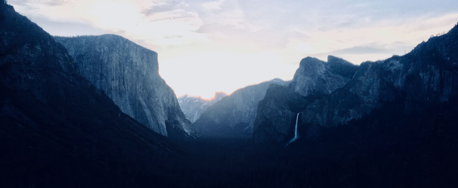 Apple iPhone 6s sample photo. Yosemite, park, blue photography