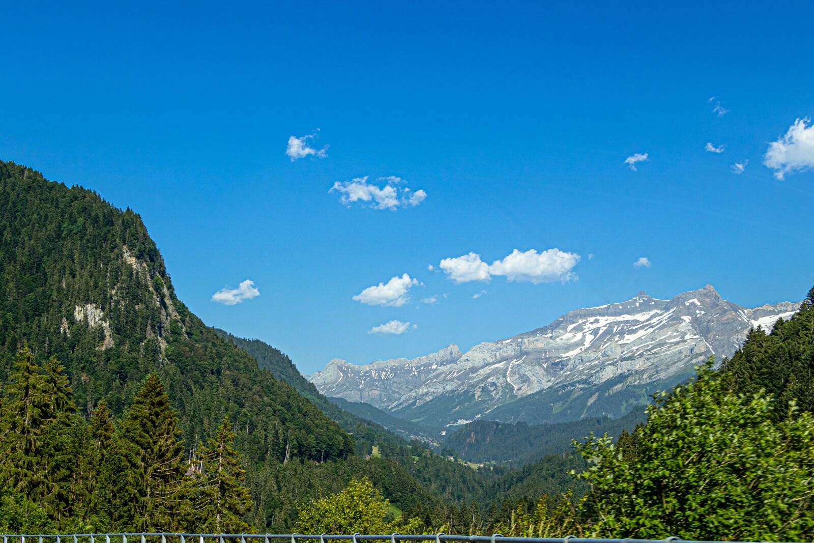 Canon EF-S 18-135mm F3.5-5.6 IS USM sample photo. Switzerland, landscape, figure photography