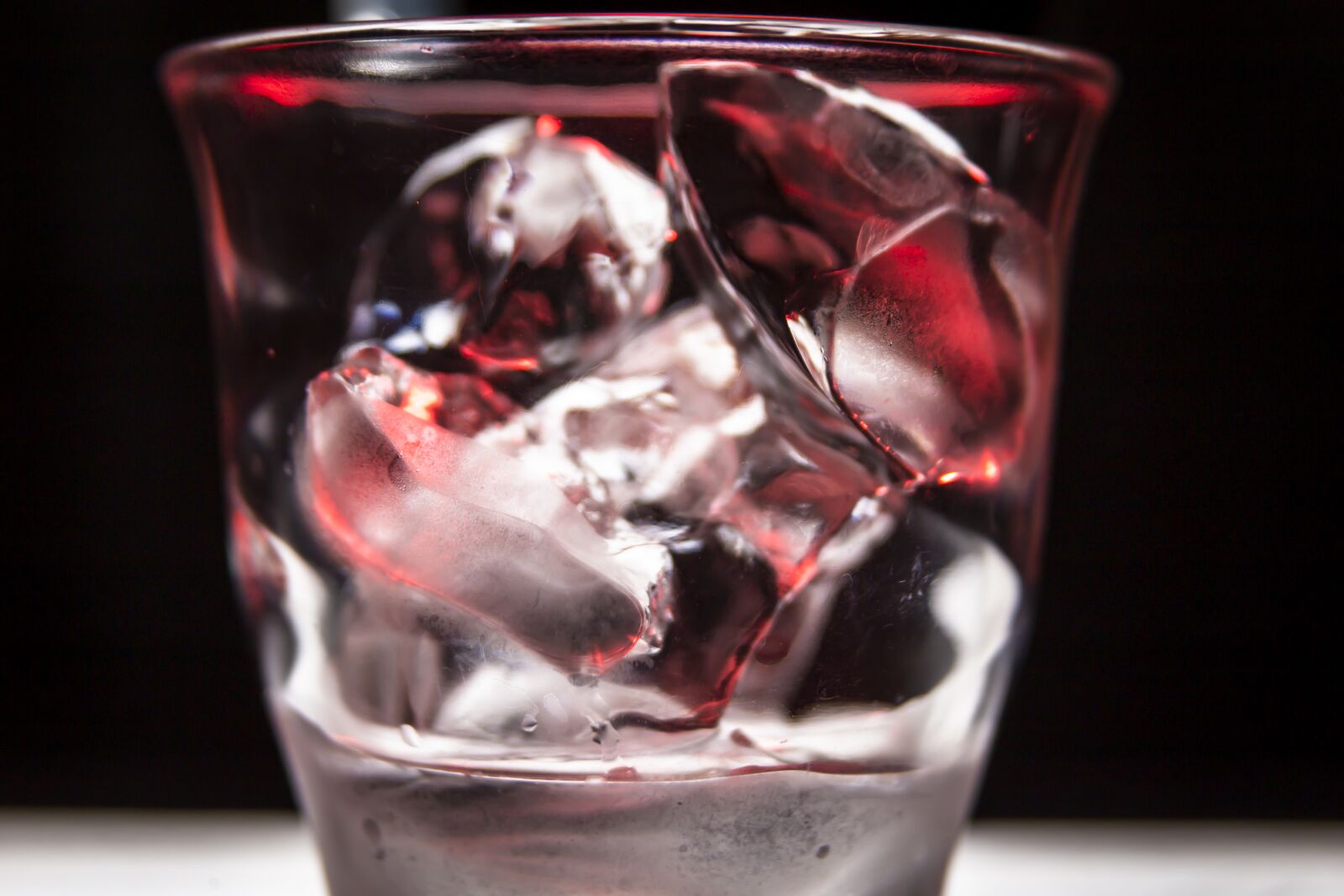 Canon EOS 6D + Canon EF 28-135mm F3.5-5.6 IS USM sample photo. Red, ice, drink photography