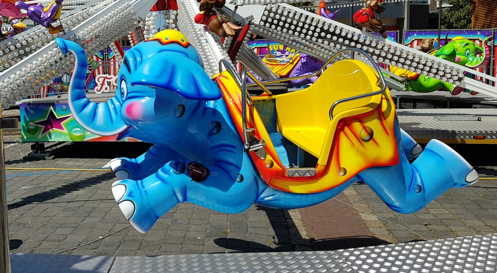 Samsung Galaxy S8+ sample photo. Funfair, carousel, kiddy ride photography