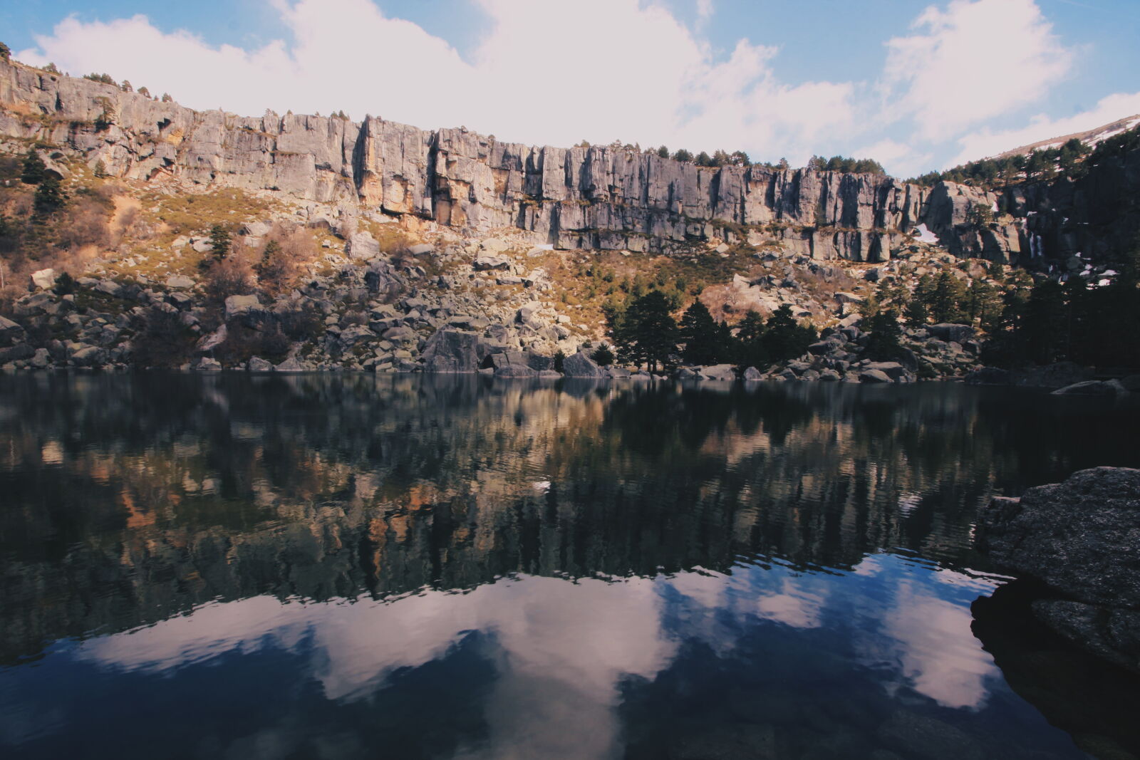 Canon EOS 50D sample photo. Cliffs, clouds, daylight, geology photography