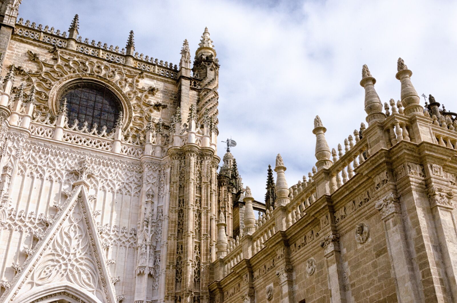 Nikon D5100 sample photo. Architecture, old, travel photography