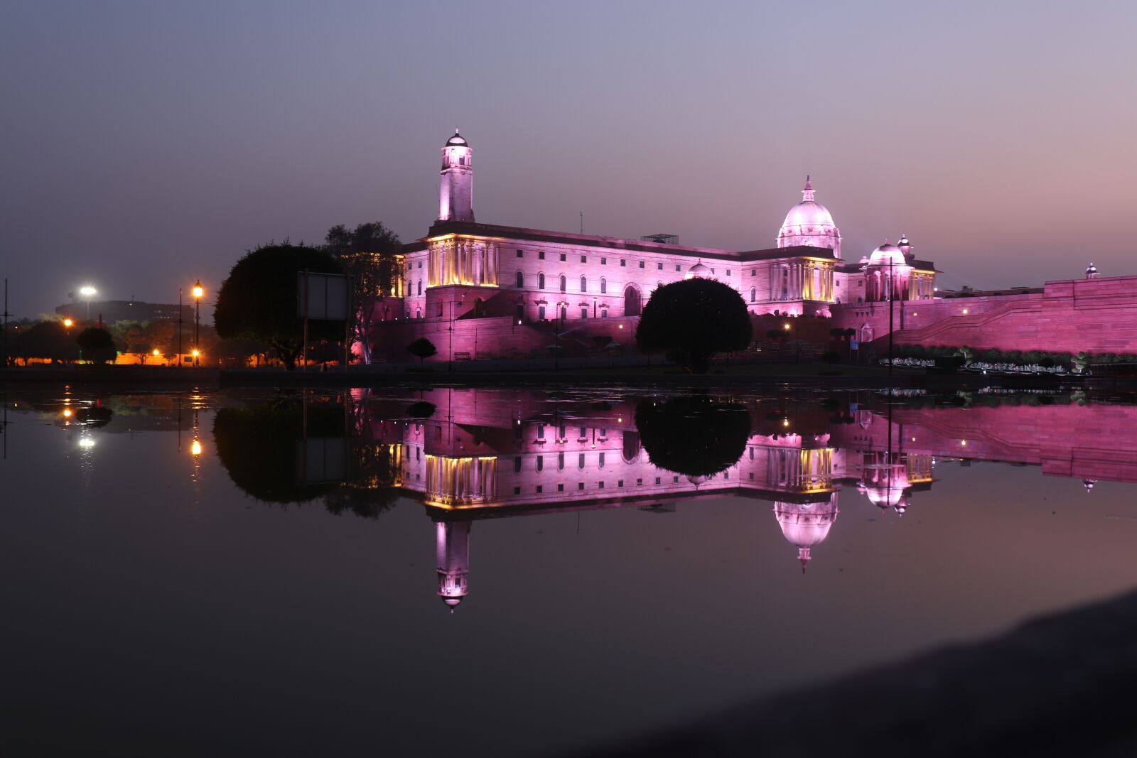 Canon EOS 200D (EOS Rebel SL2 / EOS Kiss X9) sample photo. Rashtrapati bhawan, night life photography