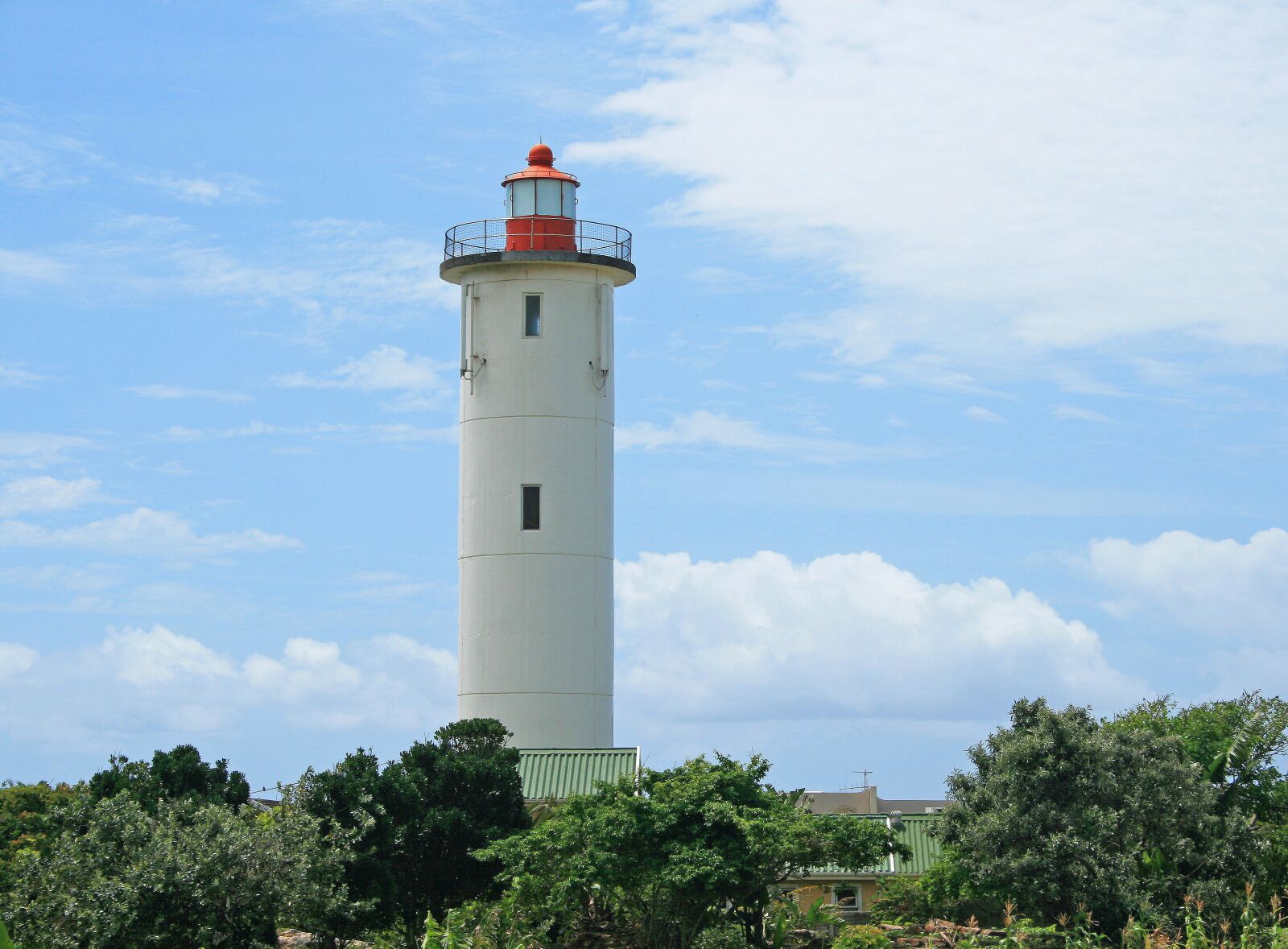 Canon EOS 400D (EOS Digital Rebel XTi / EOS Kiss Digital X) sample photo. Lighthouse, white, tall photography