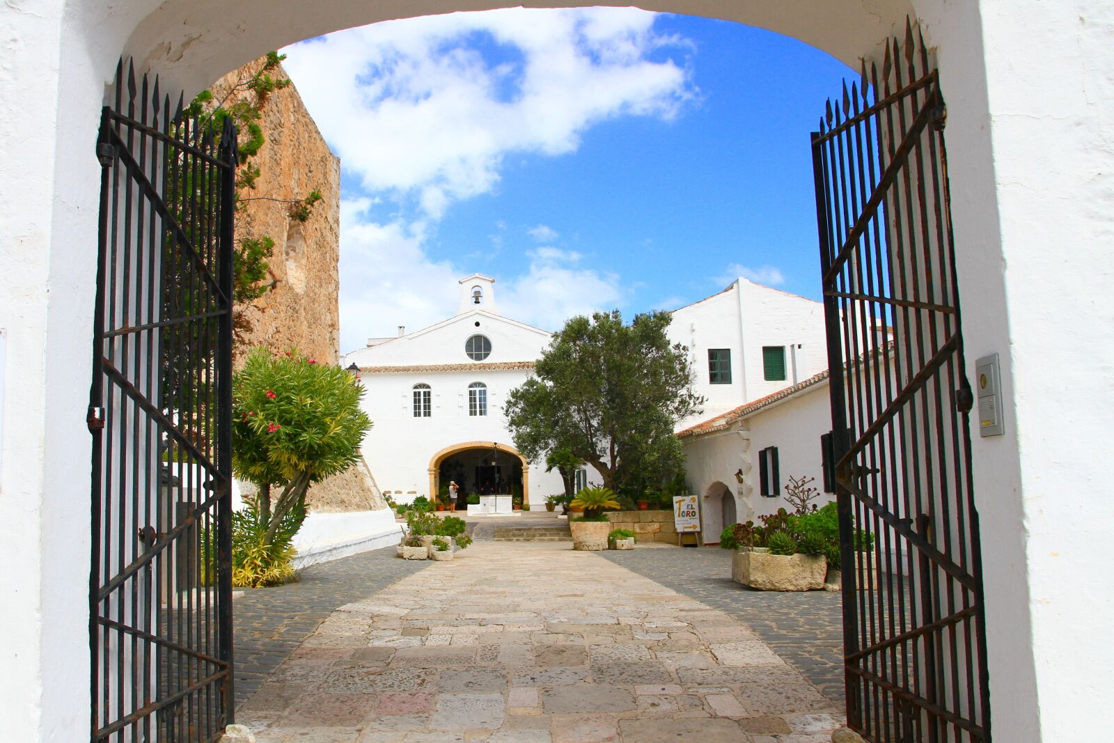 Canon EOS 7D sample photo. Monte toro, minorca, monastery photography