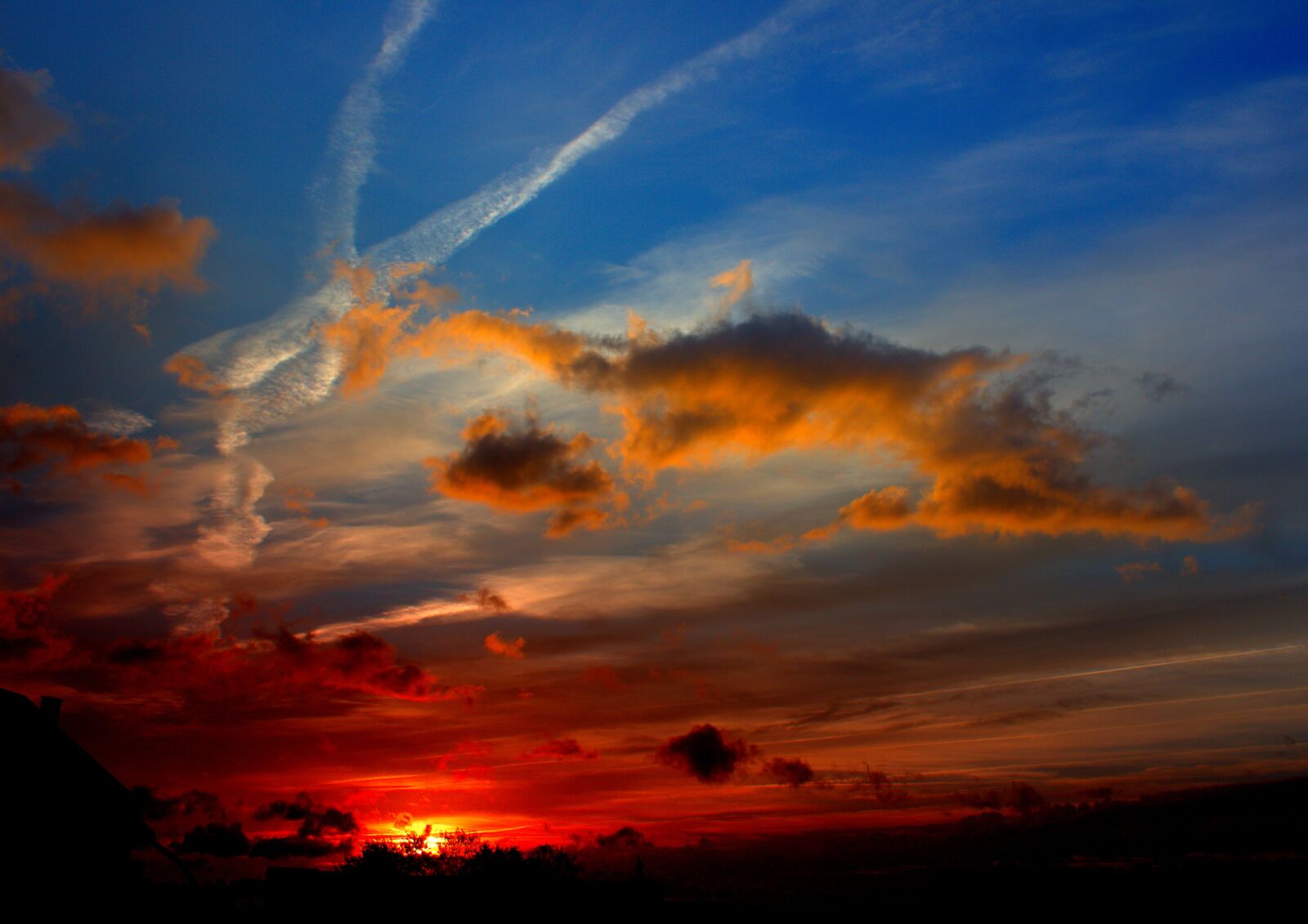 Canon EOS 1200D (EOS Rebel T5 / EOS Kiss X70 / EOS Hi) sample photo. Sunset, lift, sun photography