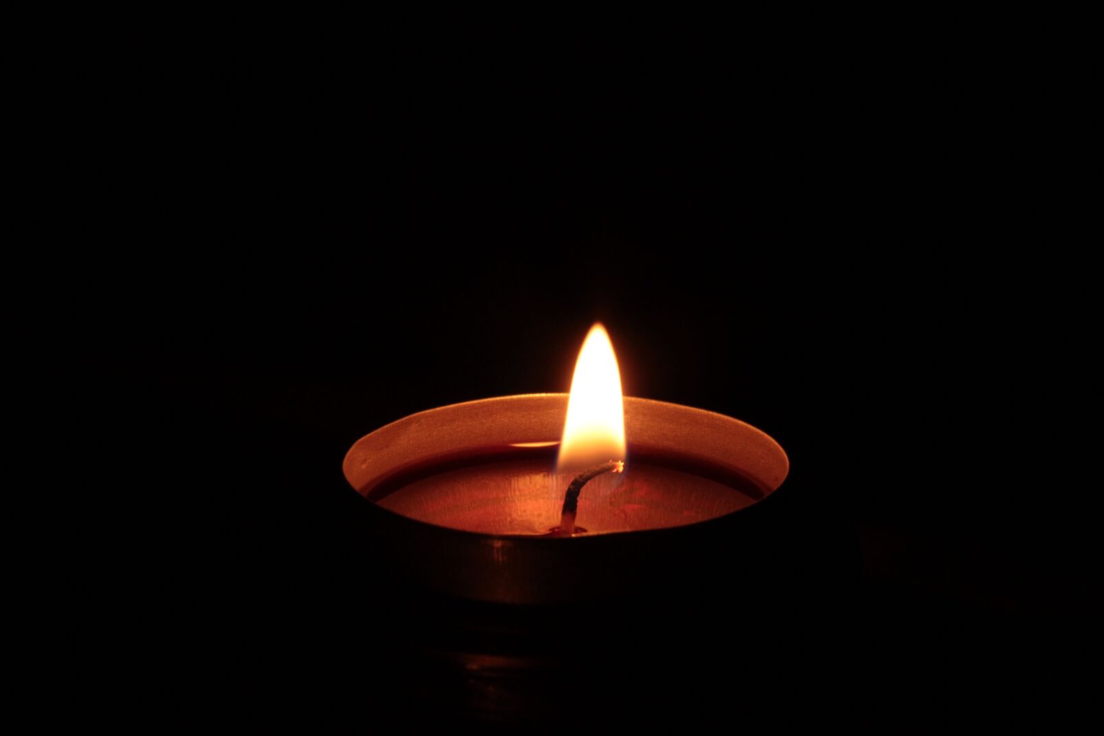 Canon EOS 1300D (EOS Rebel T6 / EOS Kiss X80) sample photo. Candle, dark, candles photography