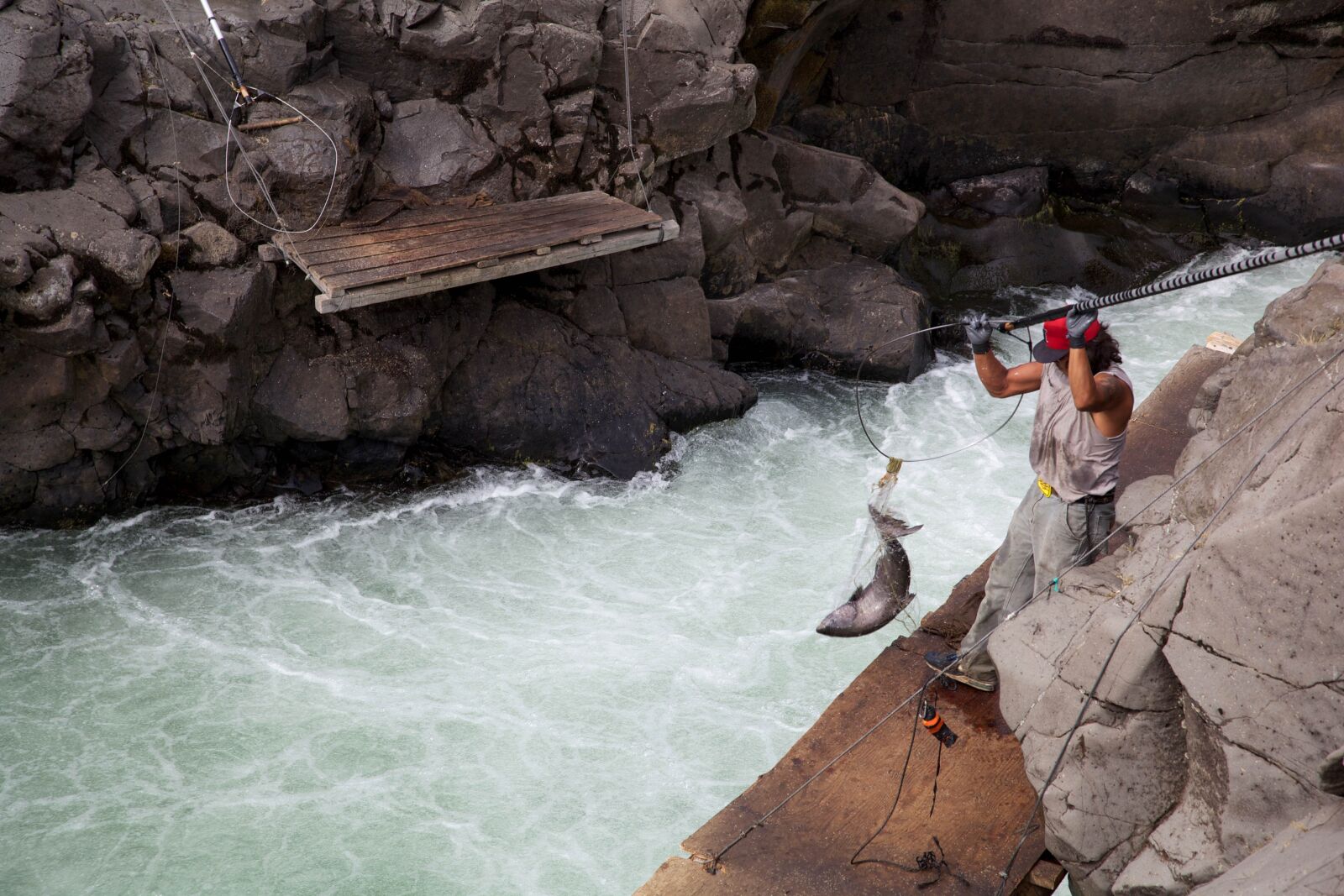Canon EOS 5D Mark II sample photo. Fishing, yakama, tribal, member photography