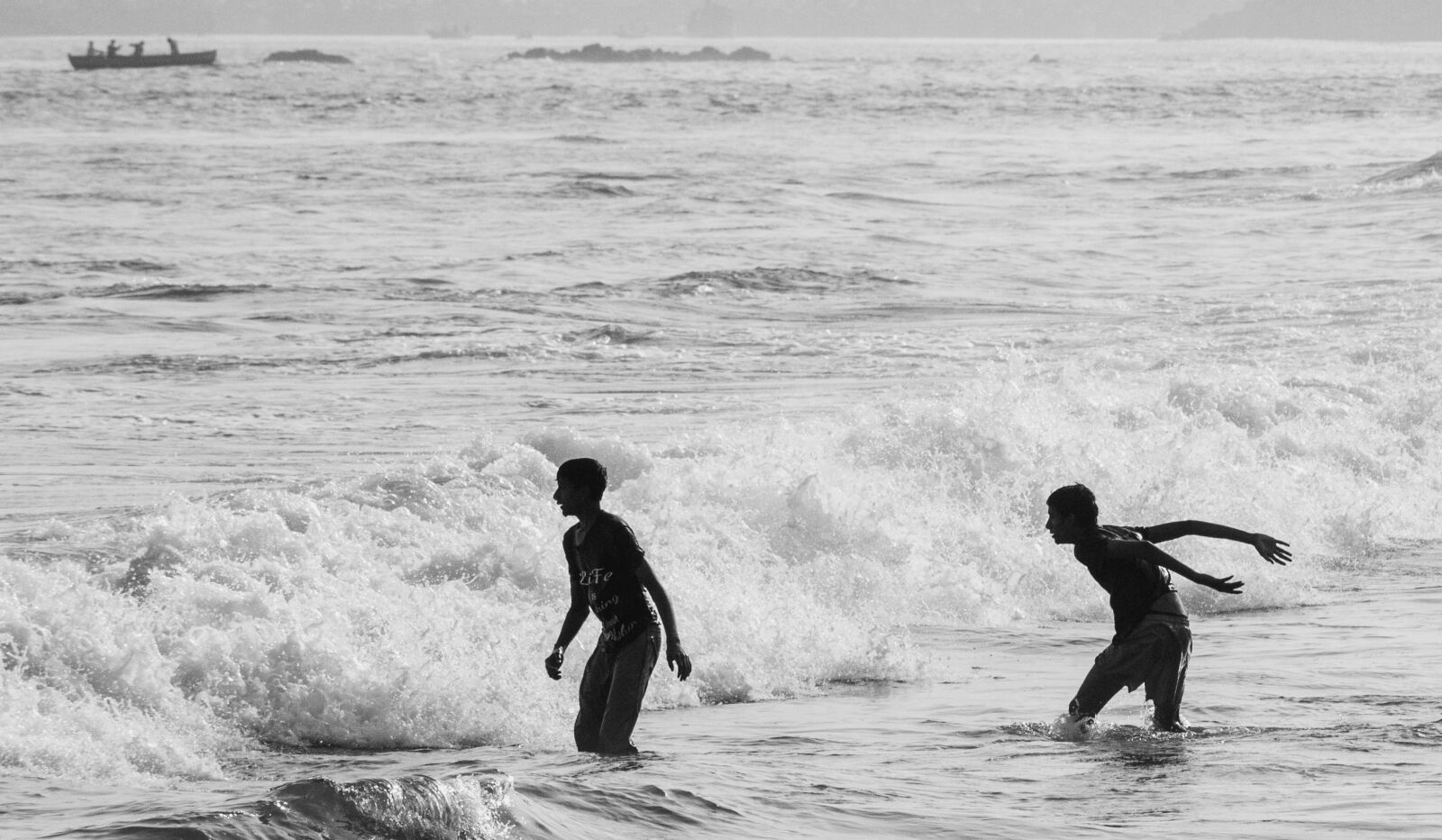 Canon EOS 550D (EOS Rebel T2i / EOS Kiss X4) sample photo. Black and white, monochrome photography