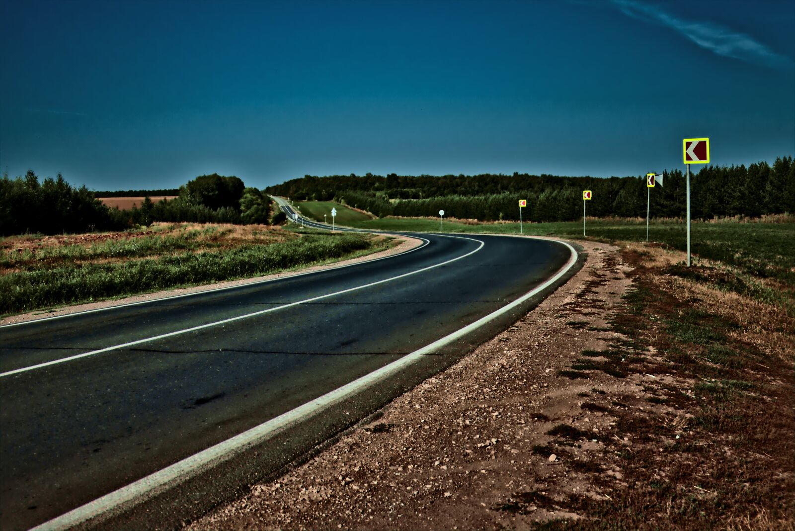 Fujifilm XC 16-50mm F3.5-5.6 OIS II sample photo. Road, asphalt, summer photography