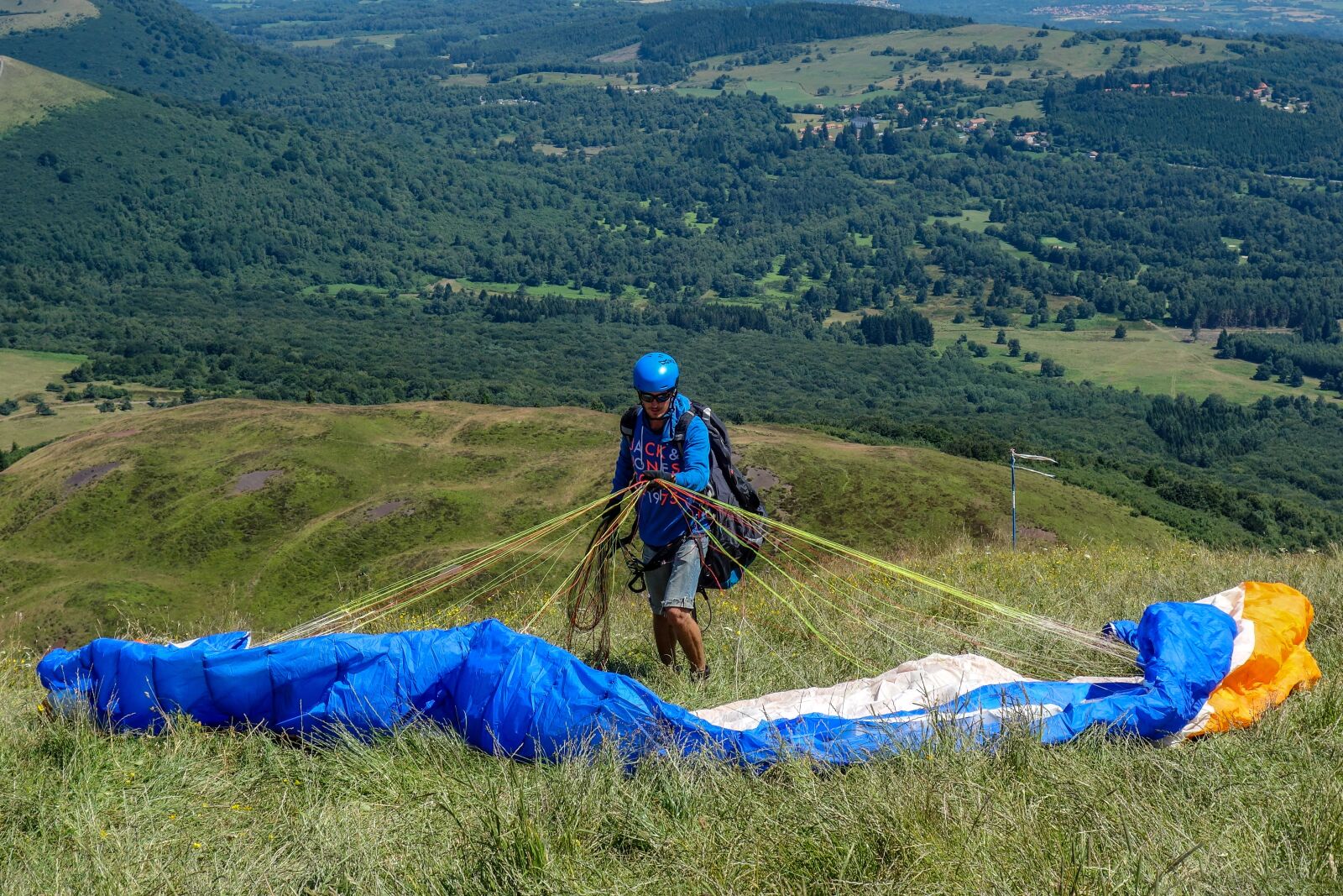 Sony Cyber-shot DSC-RX100 sample photo. Paragliding, puy-de-dome, hill photography