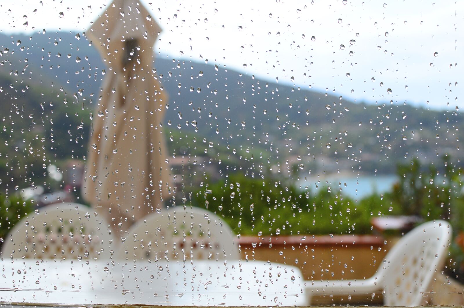 Nikon D3200 sample photo. Rain, exterior, sea photography