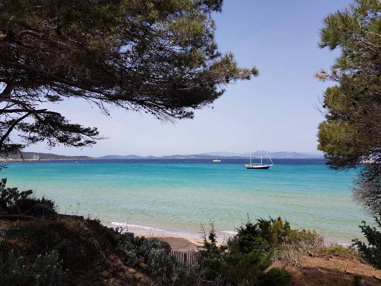 Samsung Galaxy S8 sample photo. Island, porquerolles, sea photography