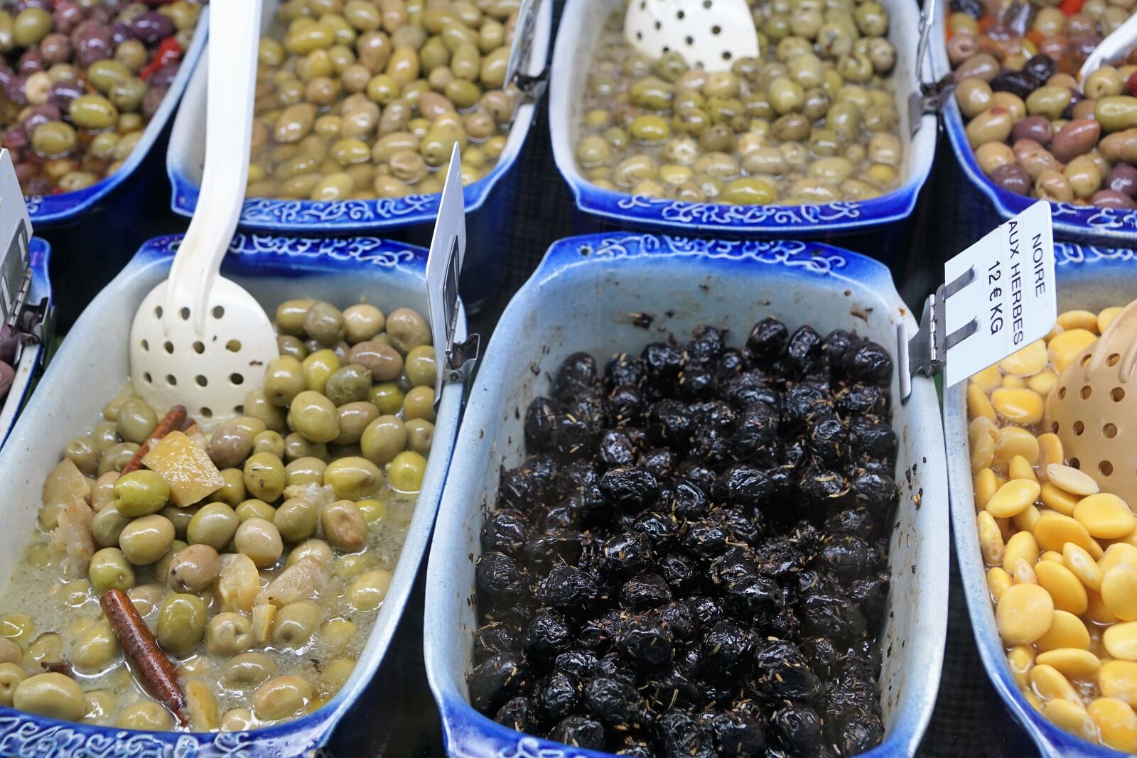 Sony ILCA-77M2 + Sony DT 16-50mm F2.8 SSM sample photo. Salad, olives, vegetables photography