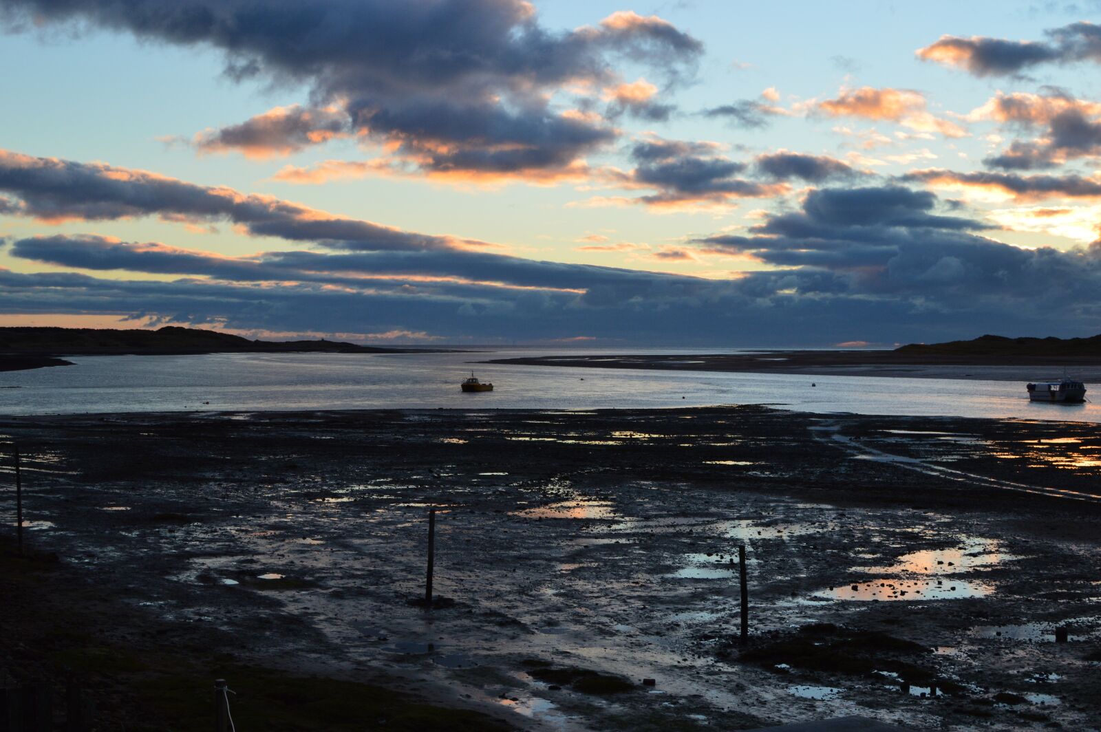 Nikon D3200 sample photo. Estuary, boats, dusk photography