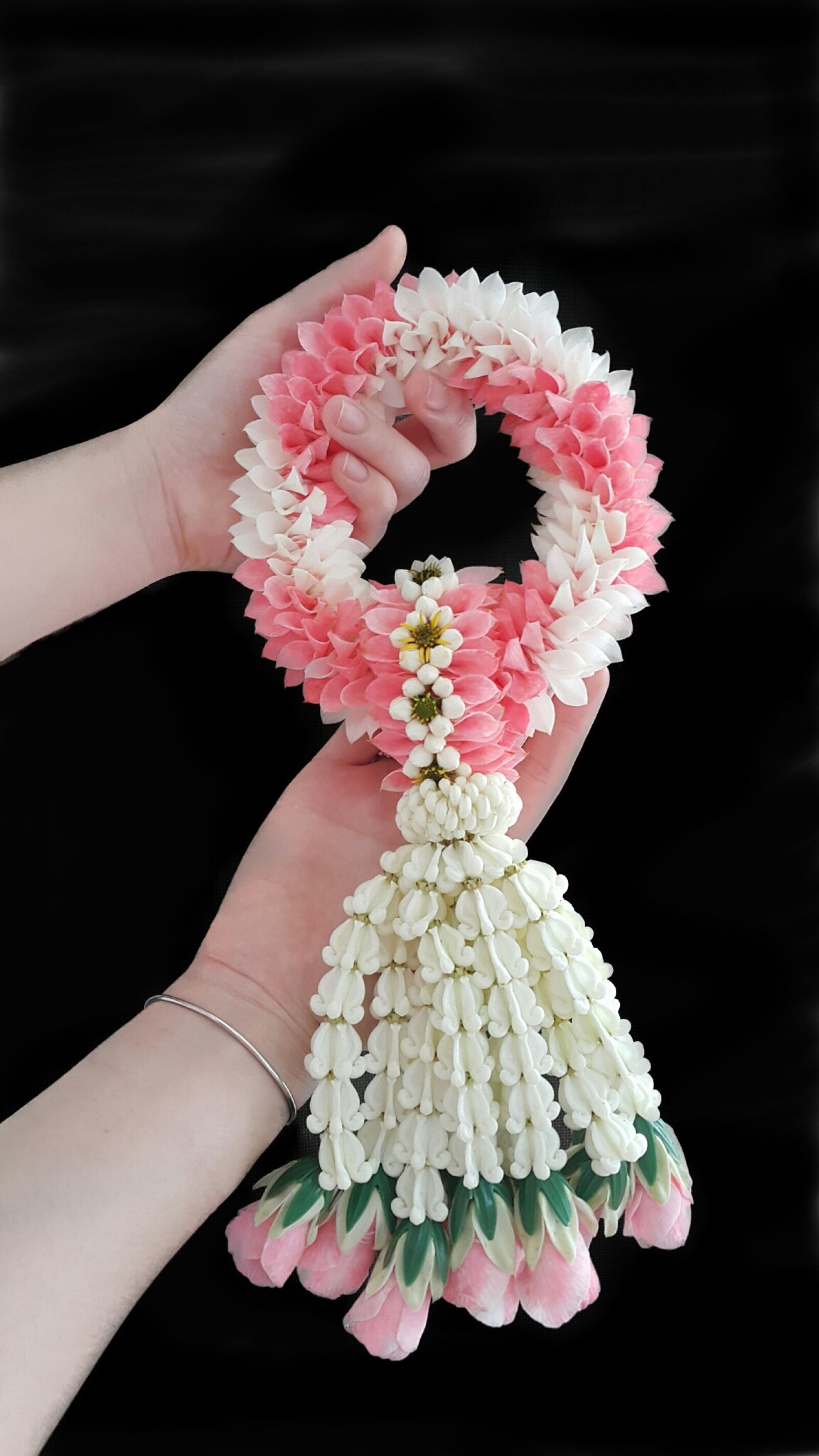 Samsung Galaxy Note4 sample photo. Flower, thai garland, pink photography