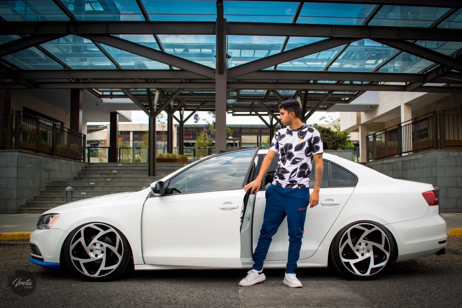 Nikon D5200 sample photo. Vehicle, car, auto photography