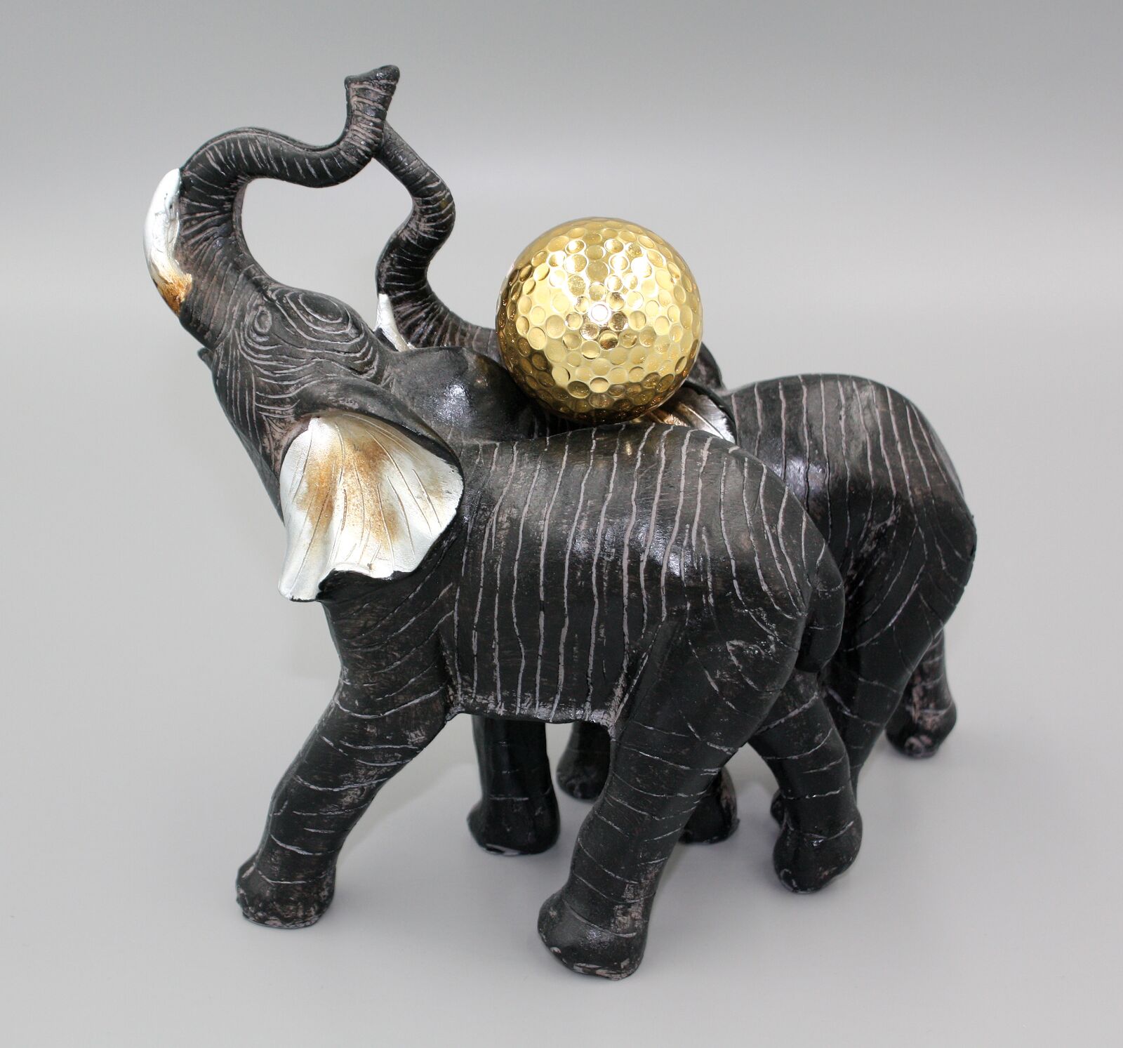 Canon EF-S 18-55mm F3.5-5.6 IS sample photo. Deco, animal, elephant photography