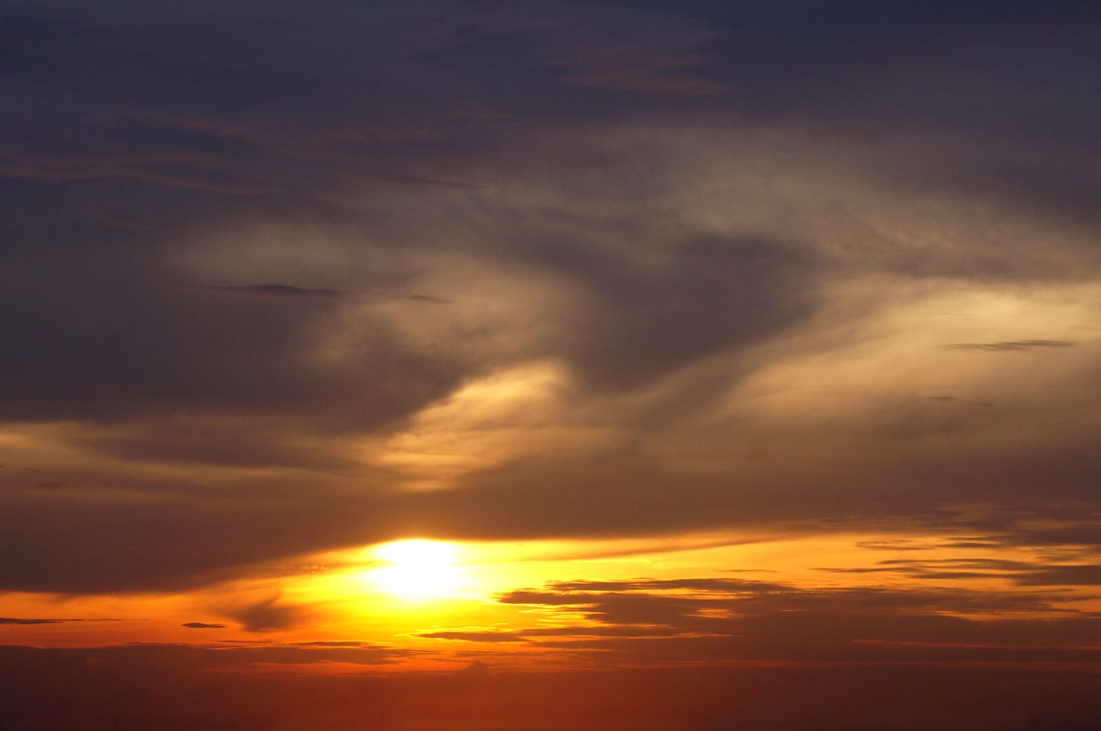 Sony Alpha NEX-F3 + Sony E 18-55mm F3.5-5.6 OSS sample photo. Sunset, sky, scenery photography