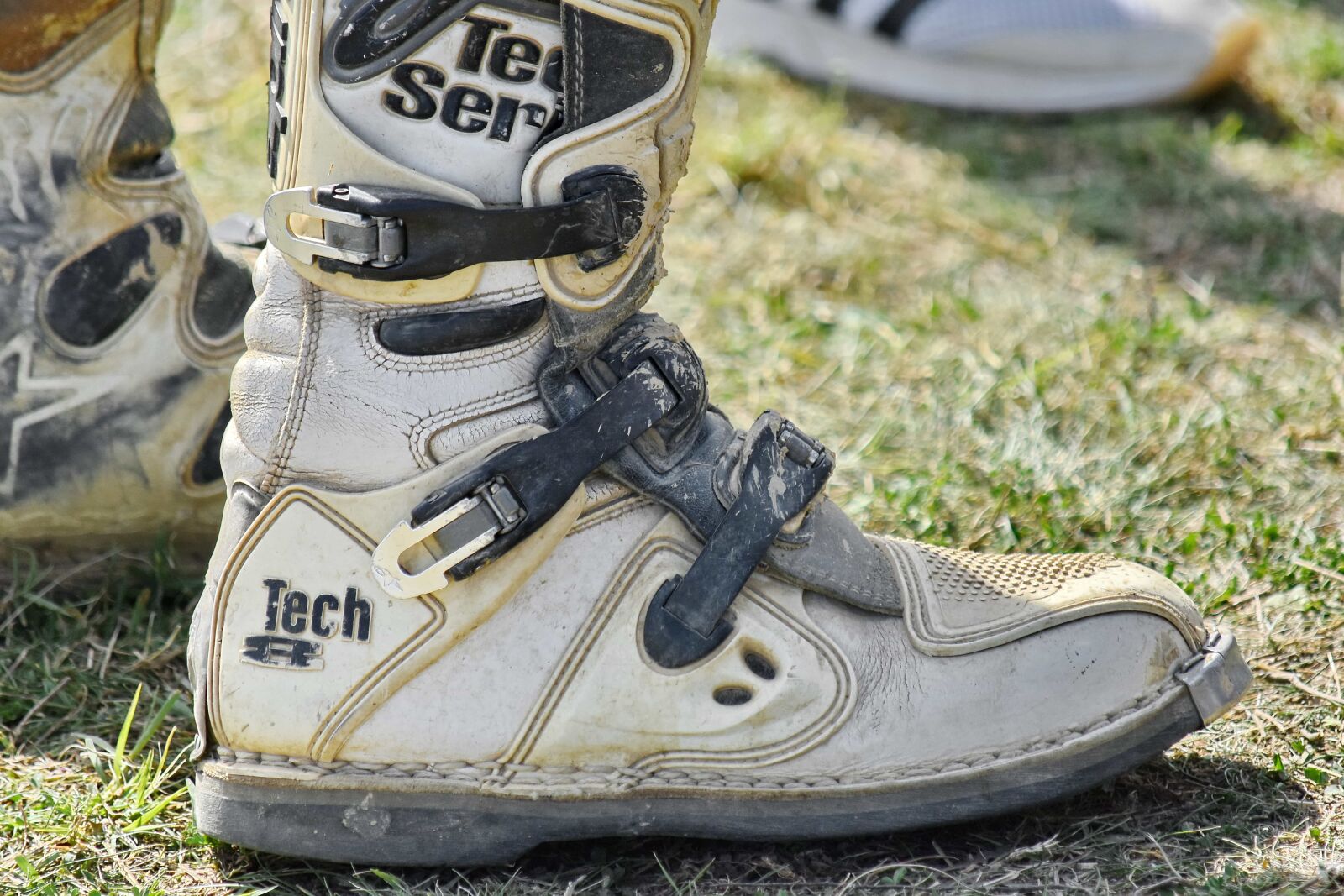 Nikon D5500 sample photo. Boots, foot, footwear, pair photography