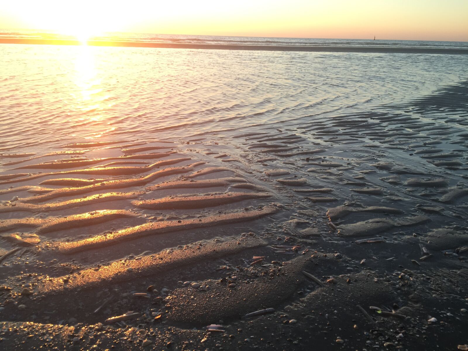 Apple iPhone 6 Plus sample photo. Sunset, sand, water photography