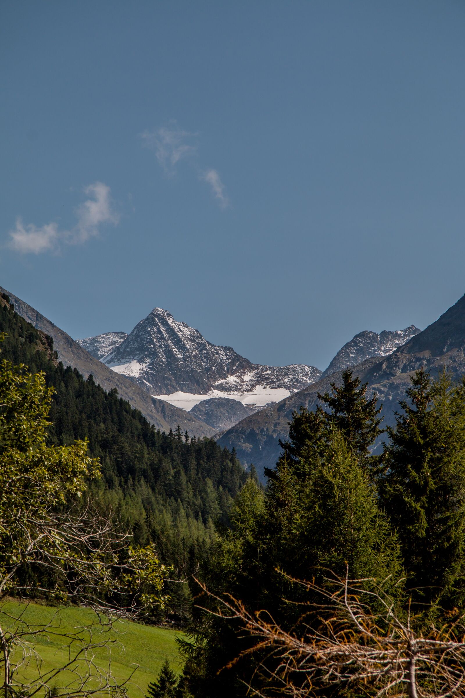 Canon EOS 70D + Canon EF-S 17-85mm F4-5.6 IS USM sample photo. Mountain, nature, travel photography