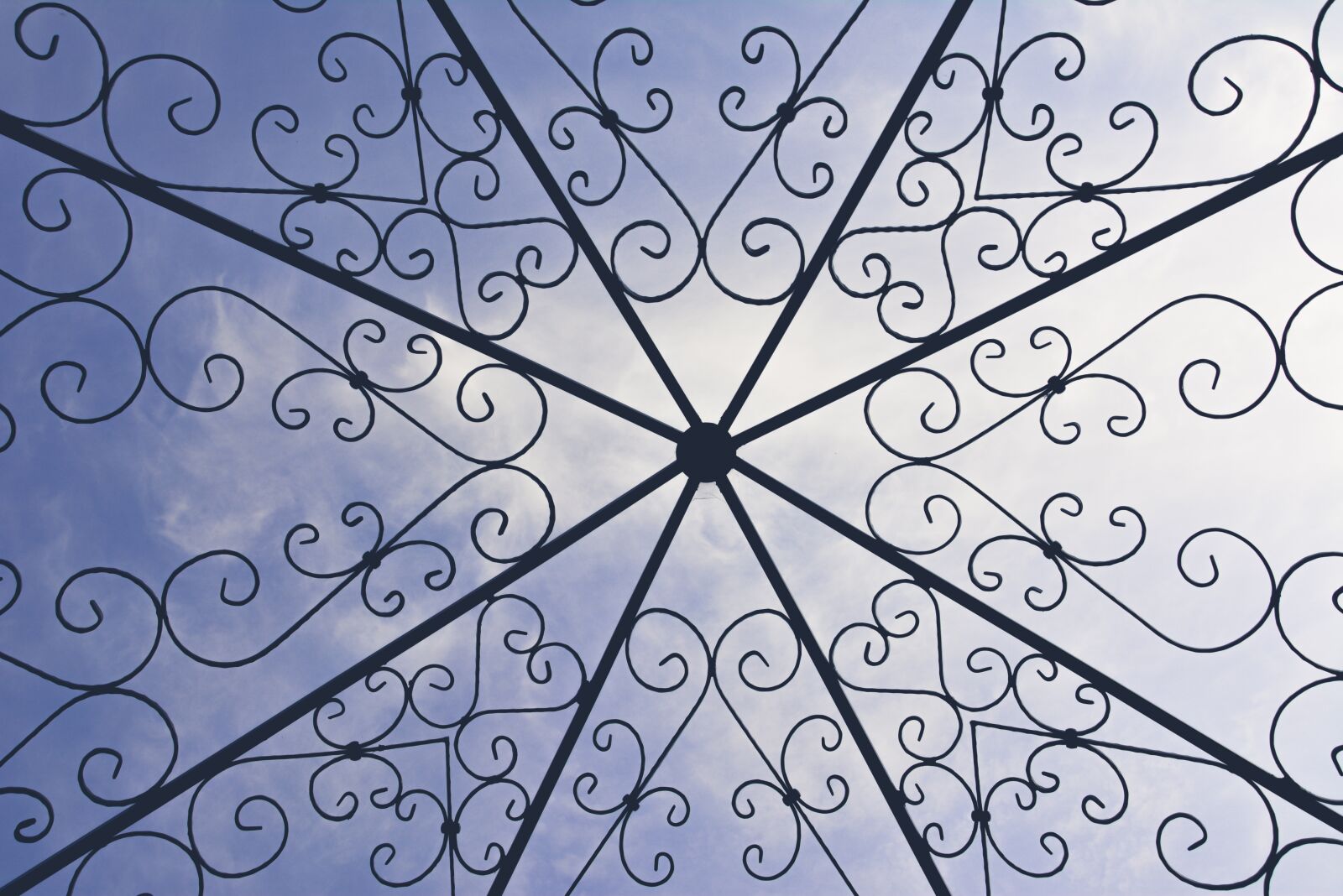 Nikon D5200 sample photo. Sky, pattern, metal photography