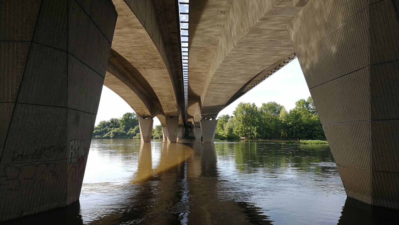 HUAWEI Honor 8 Pro sample photo. Loire, bridge, france photography