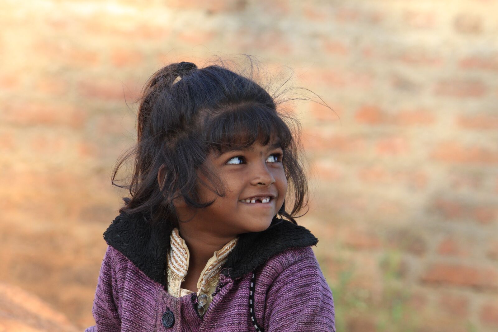 Canon EOS 700D (EOS Rebel T5i / EOS Kiss X7i) sample photo. Poor girl, happy, girl photography