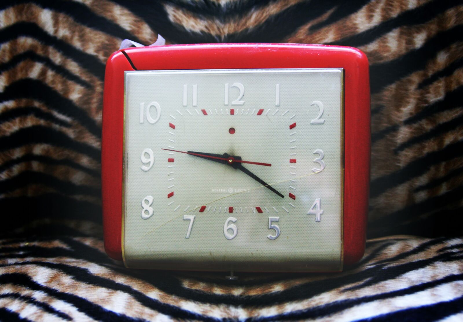 Canon EOS 350D (EOS Digital Rebel XT / EOS Kiss Digital N) sample photo. Retro, clock, vintage photography