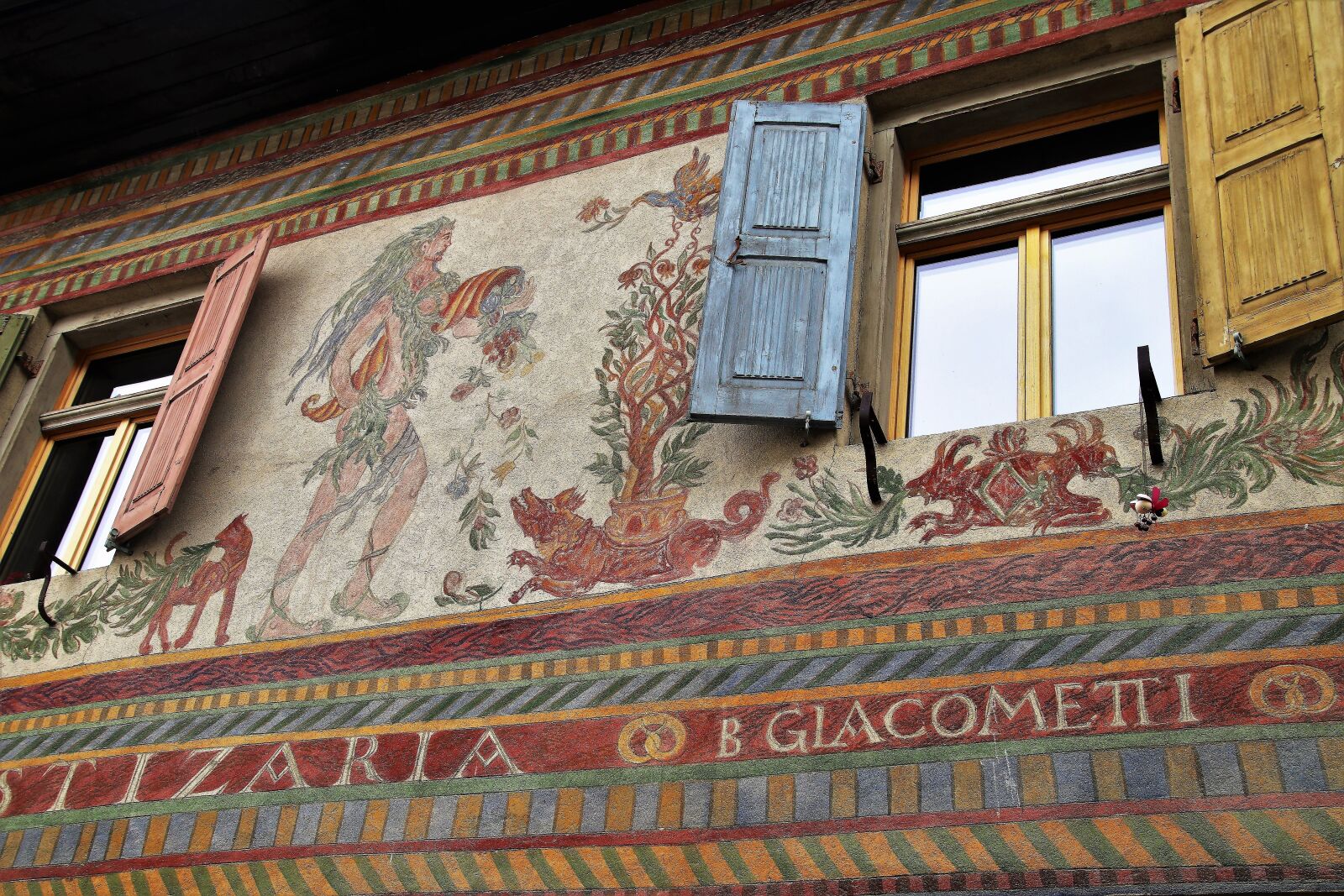 Canon EOS 80D sample photo. Frescoes, old plaster, painted photography