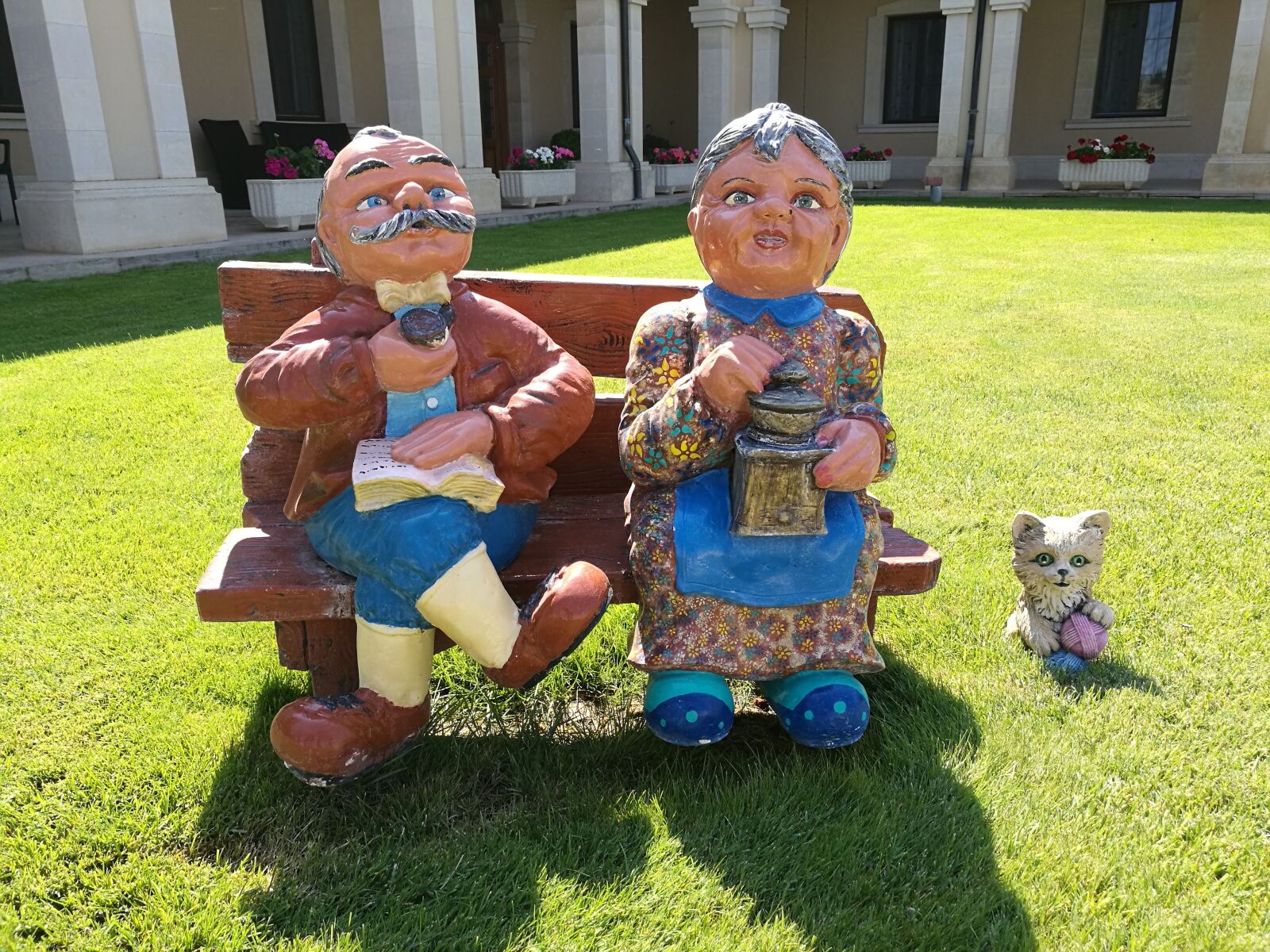 HUAWEI P9 sample photo. Garden, cartoons, grandfather photography