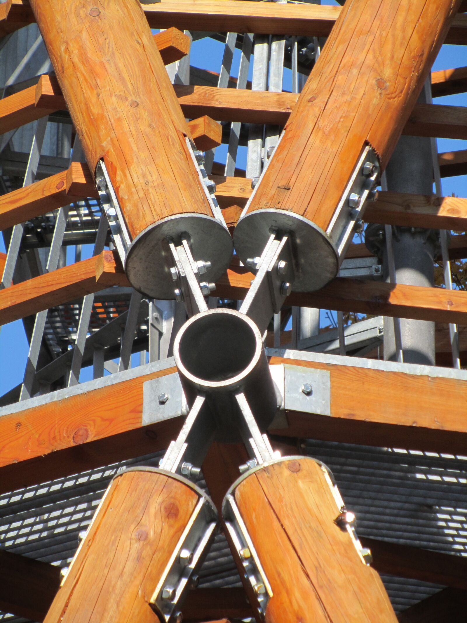 Canon PowerShot SX210 IS sample photo. Stand, lookout tower, screws photography