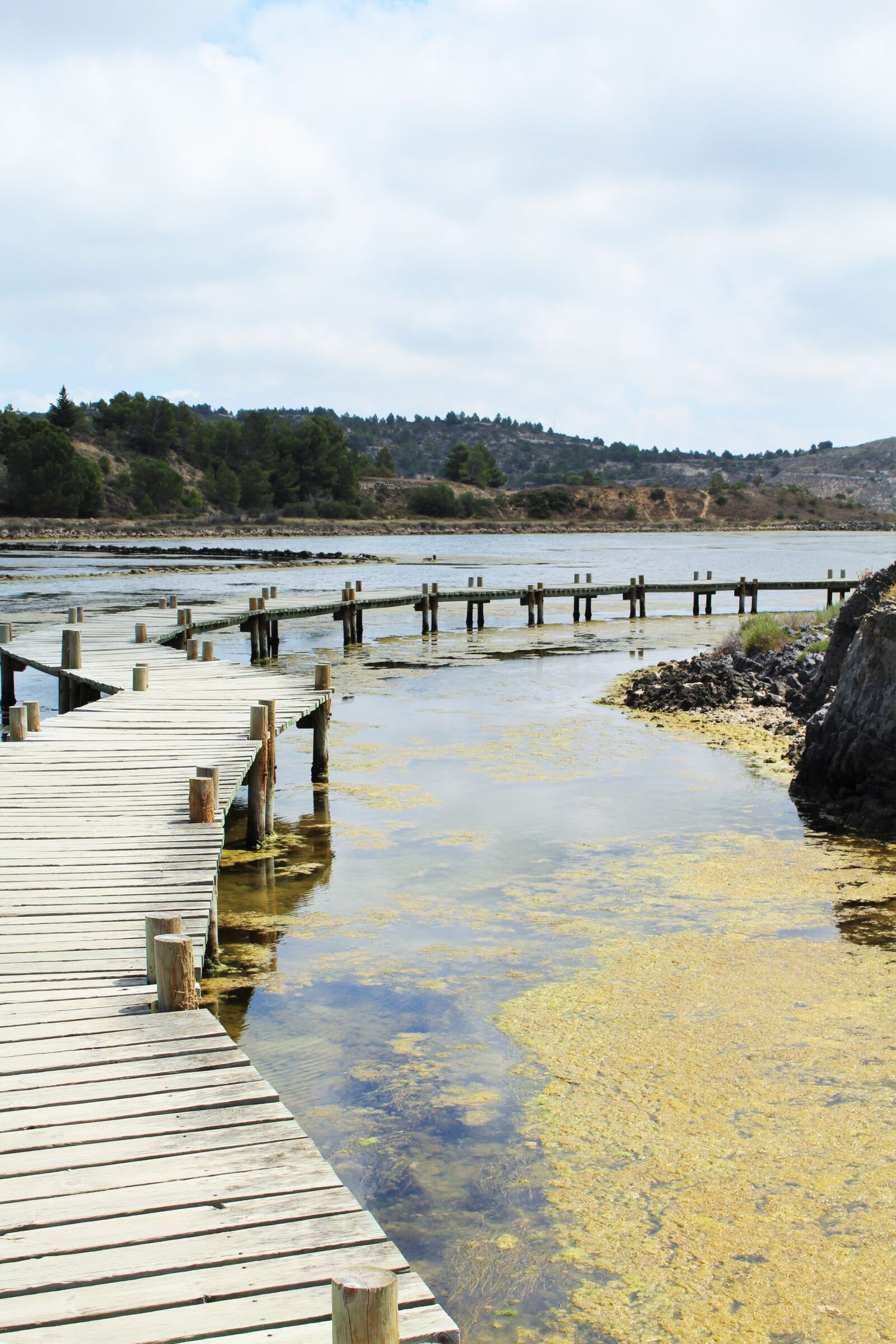 Canon EOS 1200D (EOS Rebel T5 / EOS Kiss X70 / EOS Hi) sample photo. Bridge, salins, wooden bridge photography