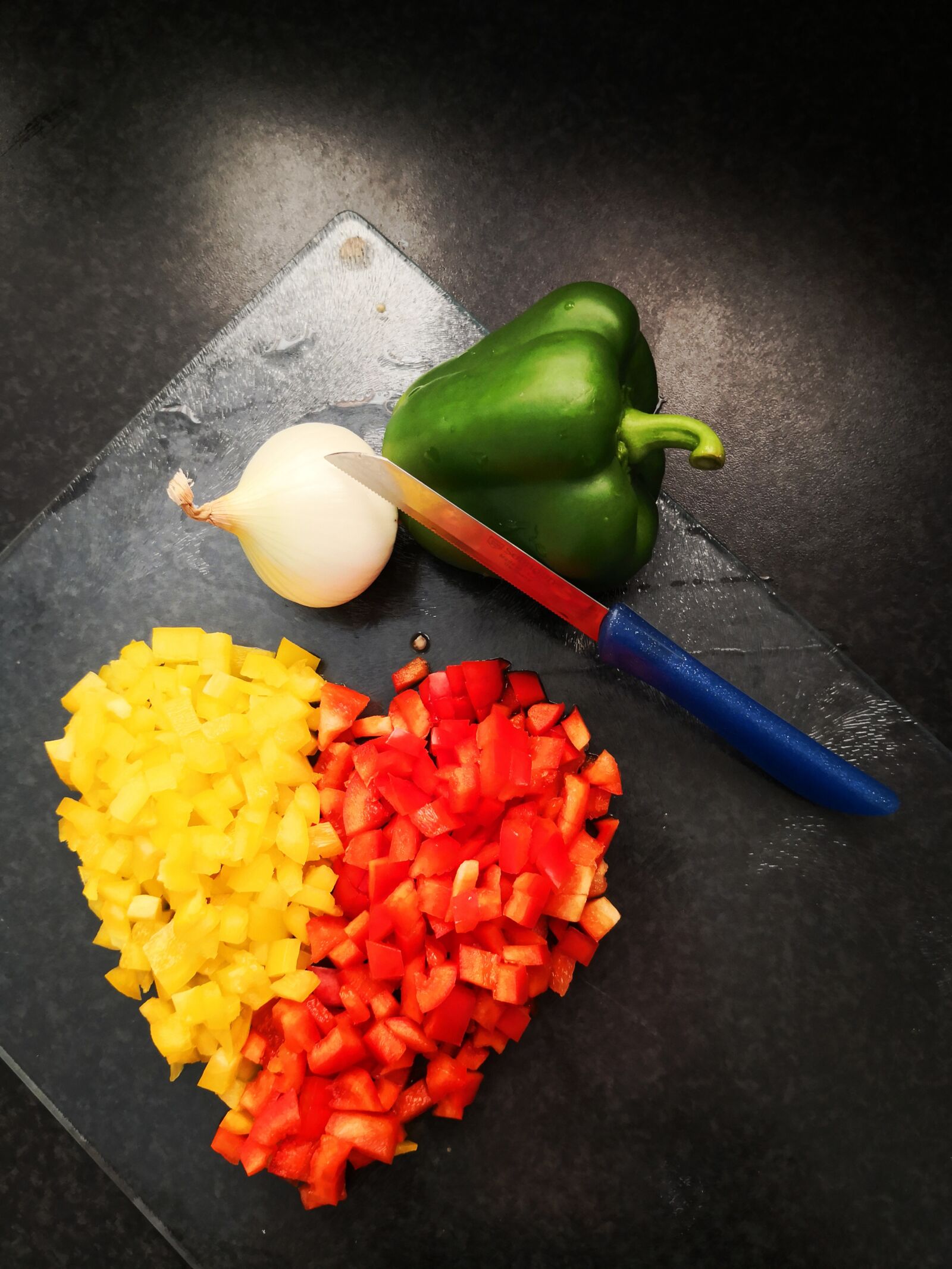 HUAWEI Mate 10 Pro sample photo. Paprika, yellow, red photography