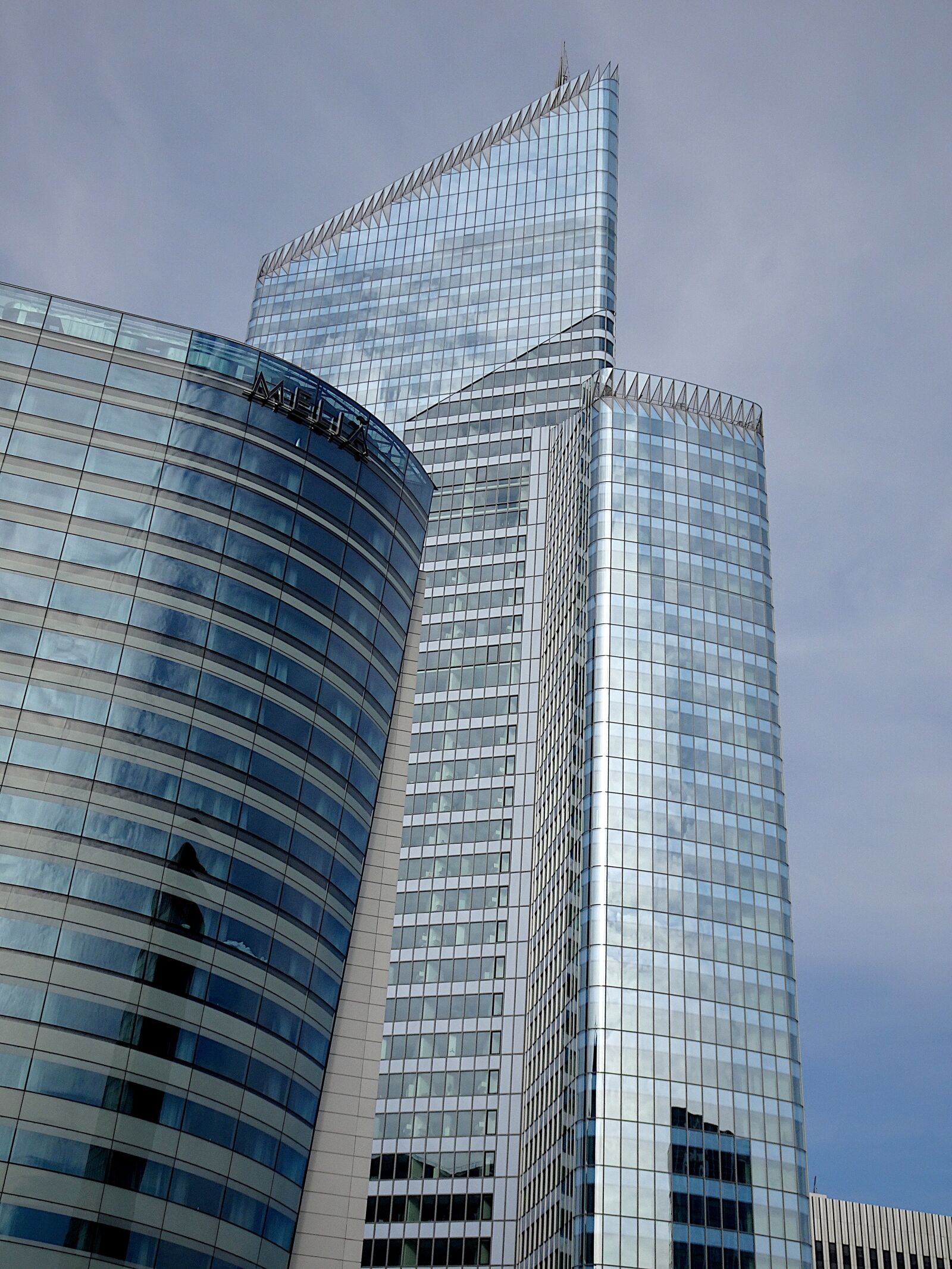 Sony Cyber-shot DSC-HX90V sample photo. Modern architecture, tours, futuristic photography