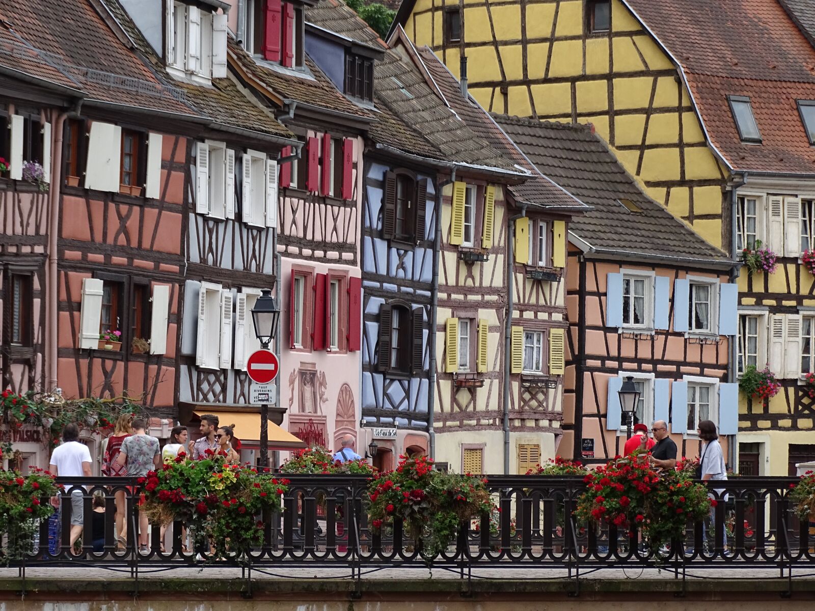Sony Cyber-shot DSC-HX400V sample photo. Fill up, alsace, houses photography