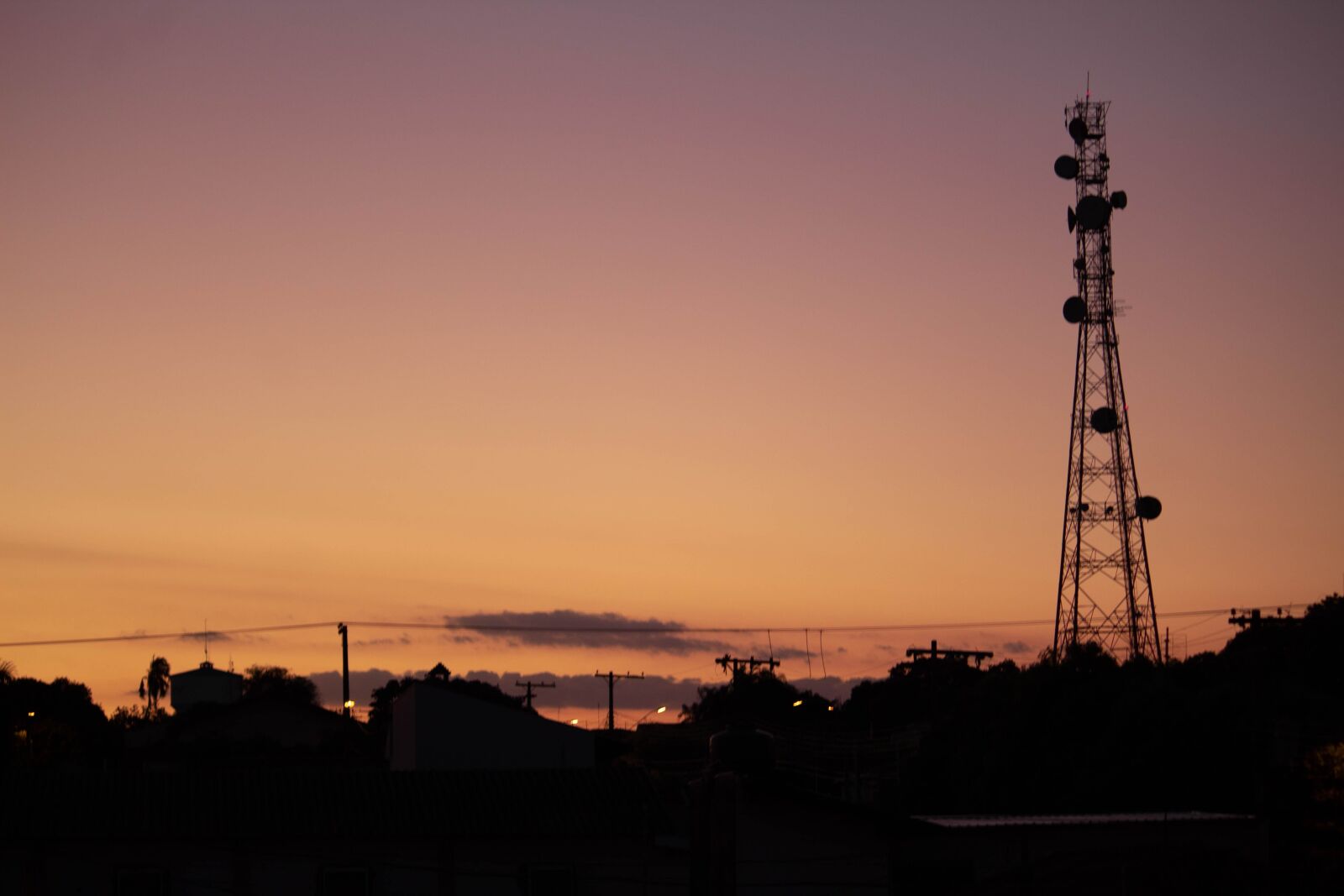 Canon EOS 1300D (EOS Rebel T6 / EOS Kiss X80) sample photo. Sunset, landscape, sky photography