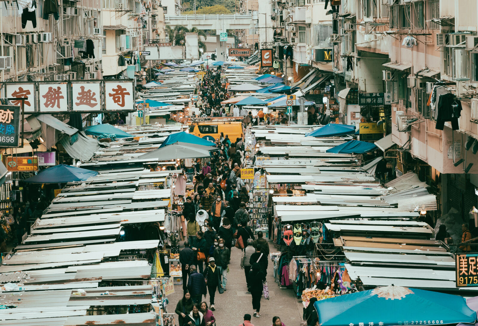 Canon EOS RP sample photo. Street market - mong photography