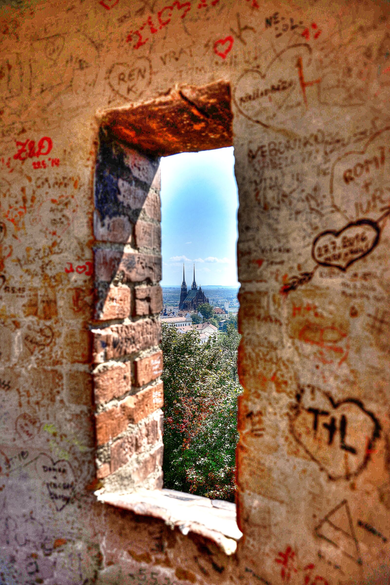 Nikon D600 sample photo. Window, brick, graffiti photography