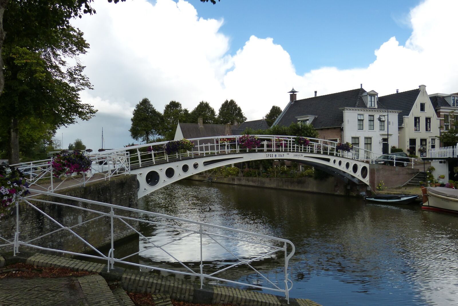 Panasonic Lumix DMC-FZ150 sample photo. Bridge, vacations, netherlands photography