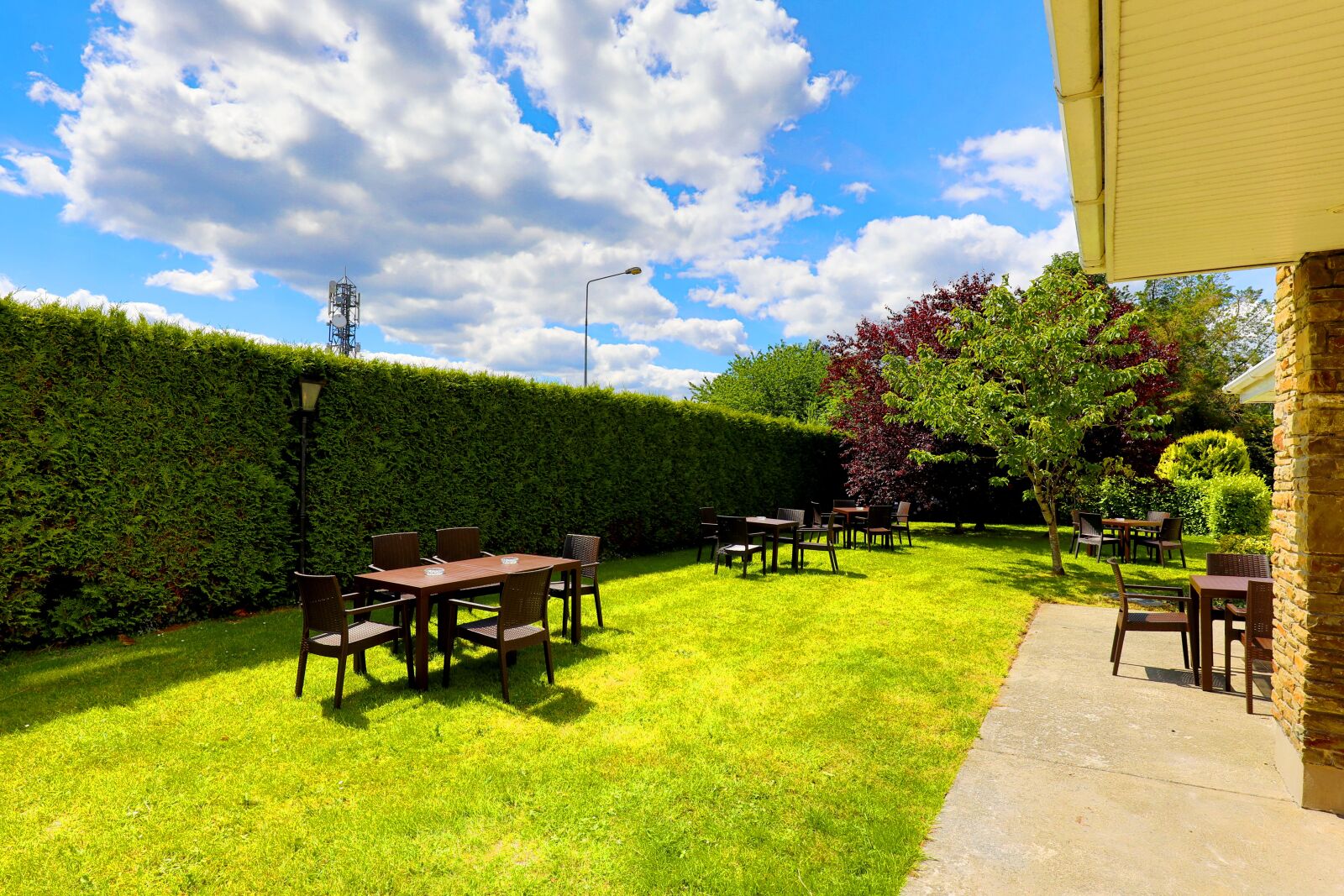 Canon EF 16-35mm F4L IS USM sample photo. Killarney, eviston, hotel photography
