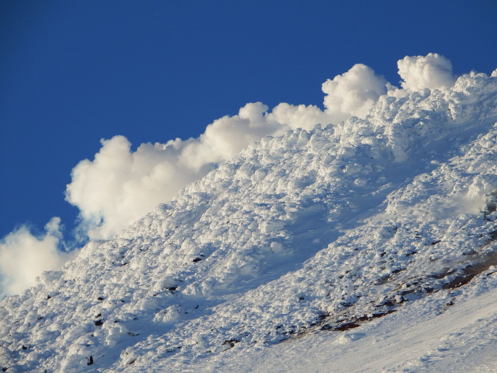 Fujifilm FinePix S1 sample photo. Volcano, slope, crater photography