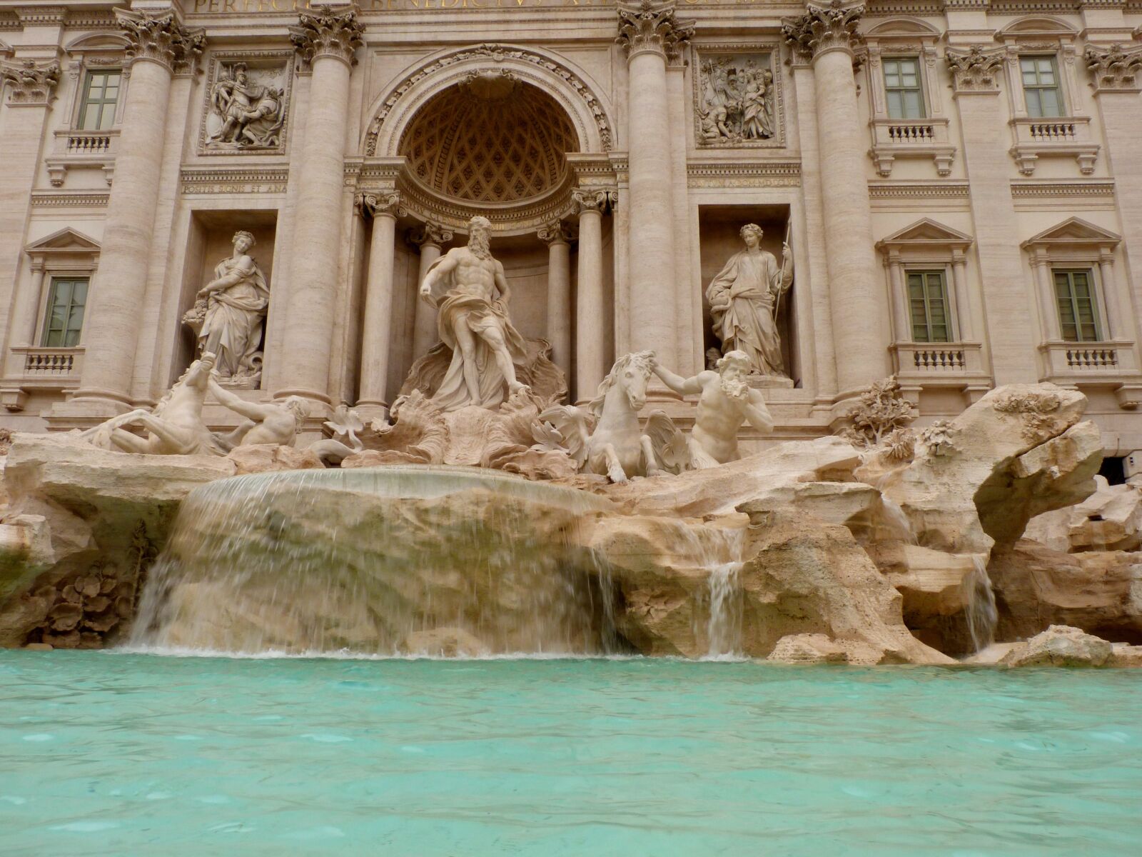 Panasonic Lumix DMC-FZ40 (Lumix DMC-FZ45) sample photo. Travel, architecture, fountain photography