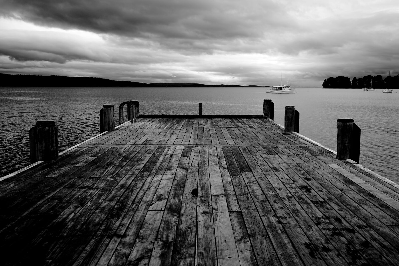 Sony a7 II + Sony FE 28-70mm F3.5-5.6 OSS sample photo. Boats, dock, jetty photography