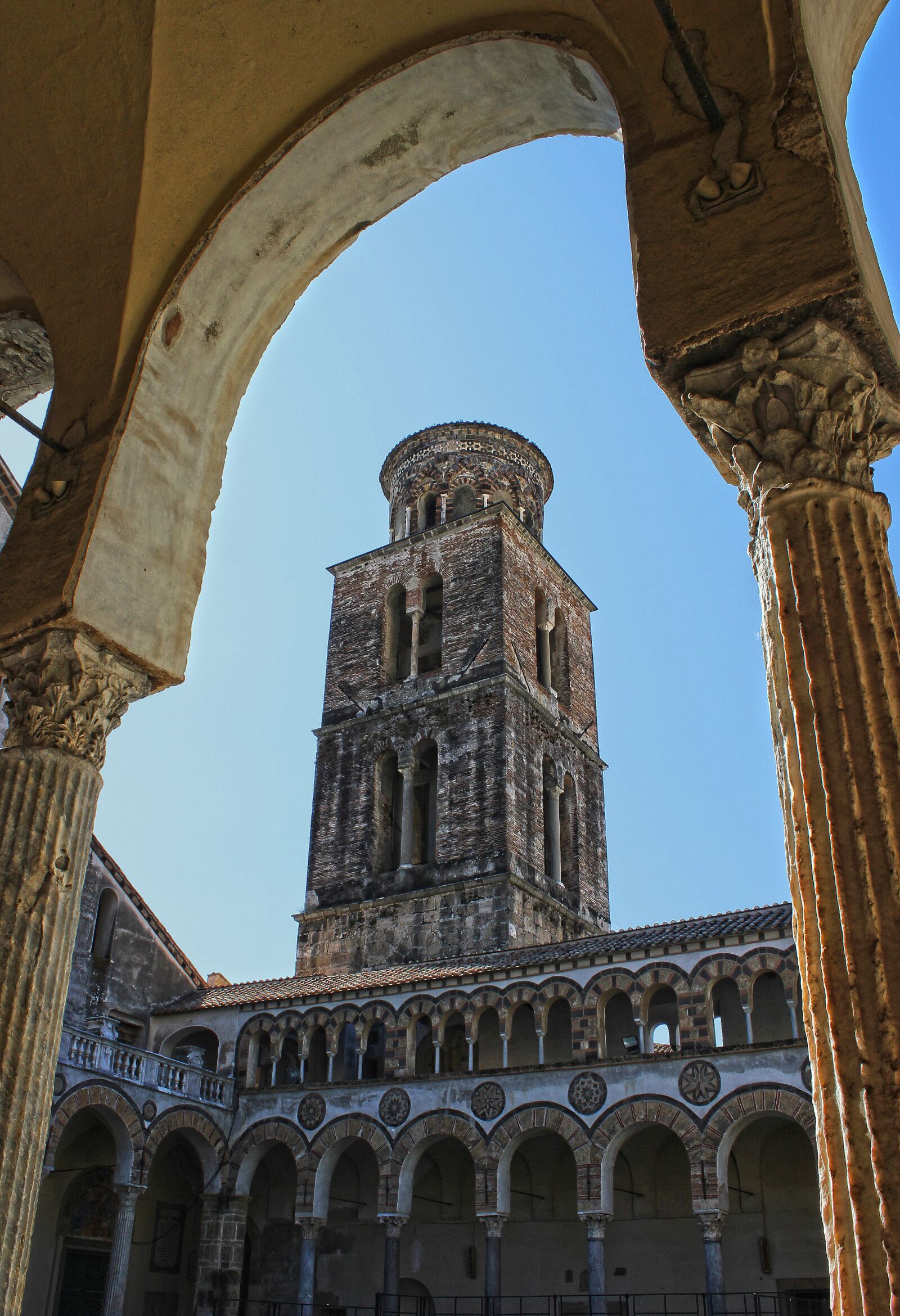 Canon EOS 550D (EOS Rebel T2i / EOS Kiss X4) sample photo. Arc, campanile, ancient photography