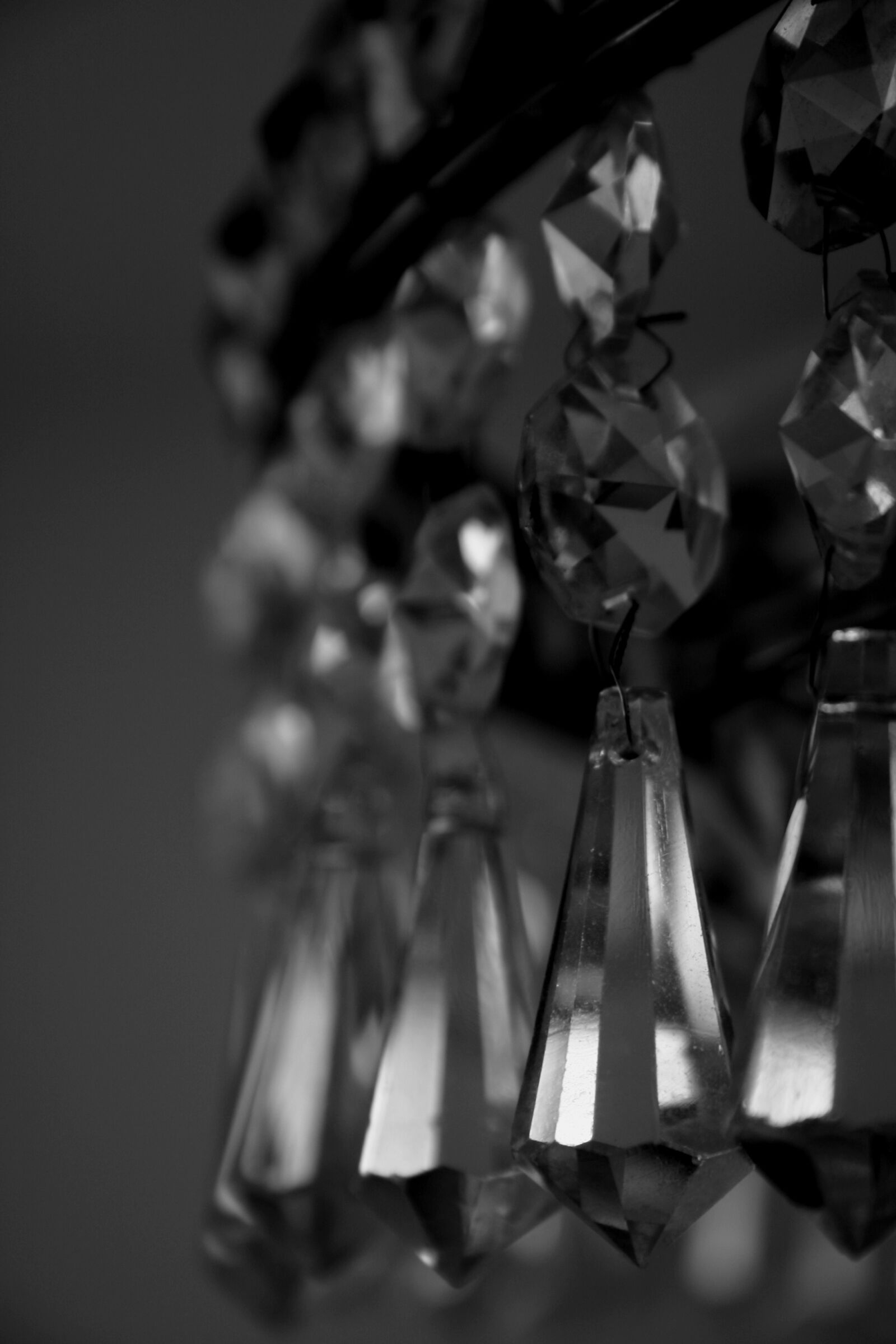 Canon EOS 300D (EOS Digital Rebel / EOS Kiss Digital) sample photo. Prisms, lamp, crystal crown photography