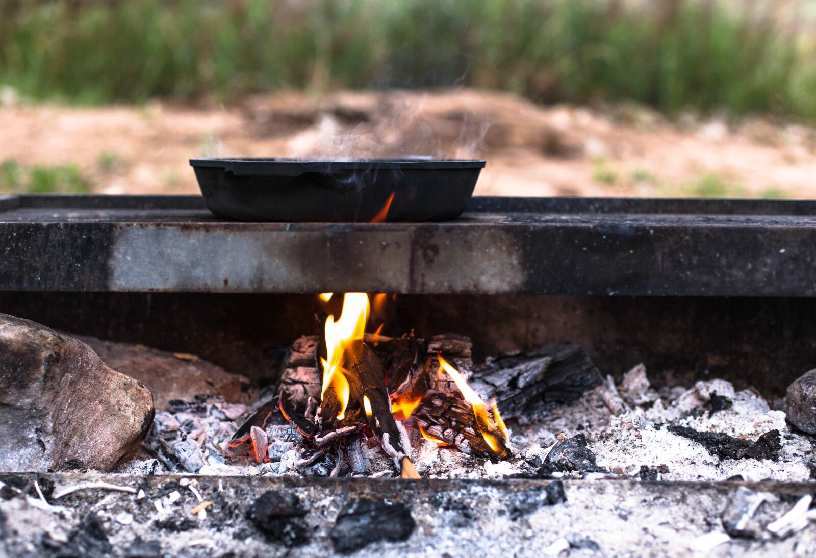 Canon EOS 6D + Canon EF 50mm F1.4 USM sample photo. Steel, grill, pan photography