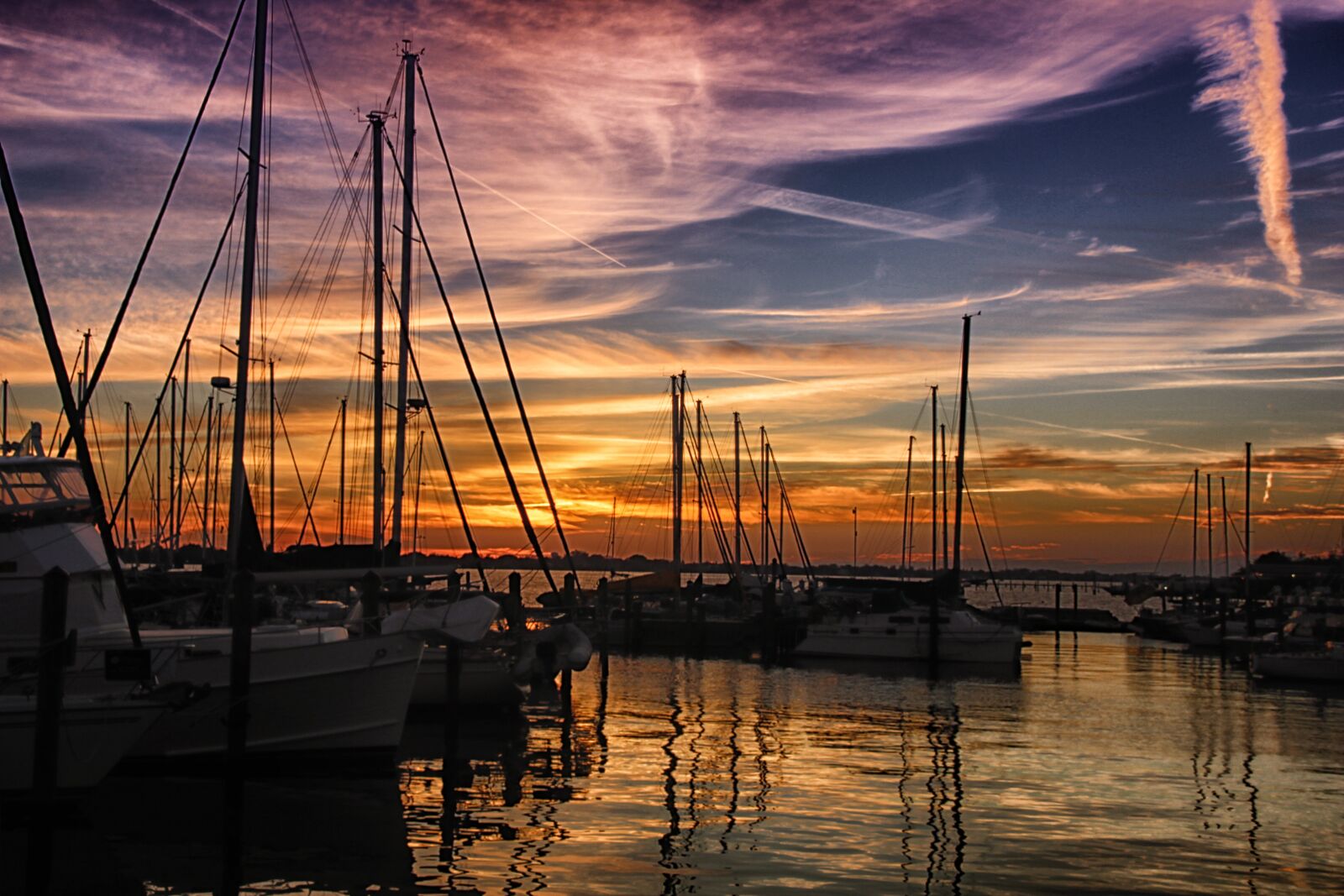 Canon EOS 600D (Rebel EOS T3i / EOS Kiss X5) sample photo. Boats, water, sea photography