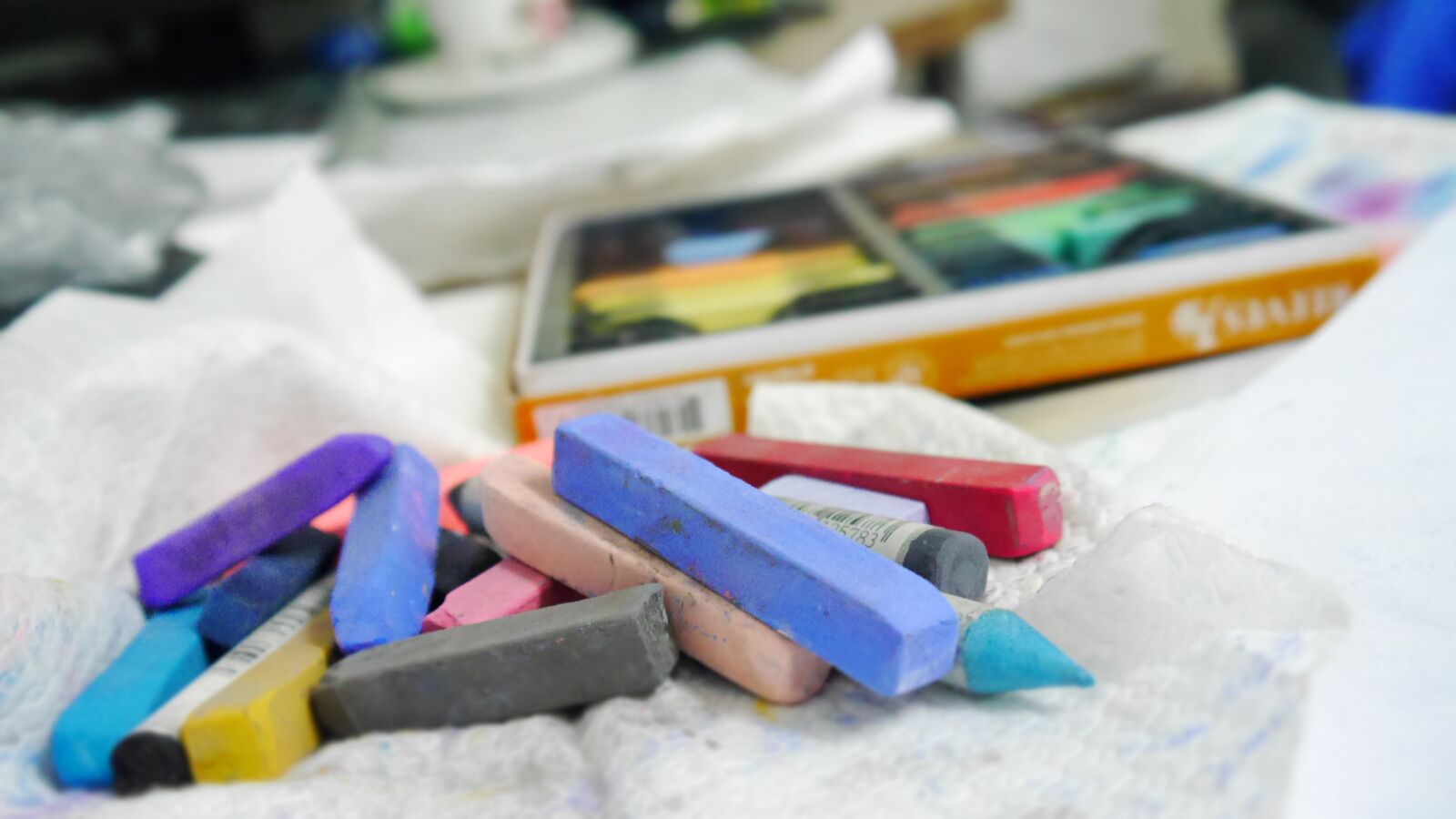 Panasonic Lumix DMC-G6 sample photo. Chalk, paint, colors photography